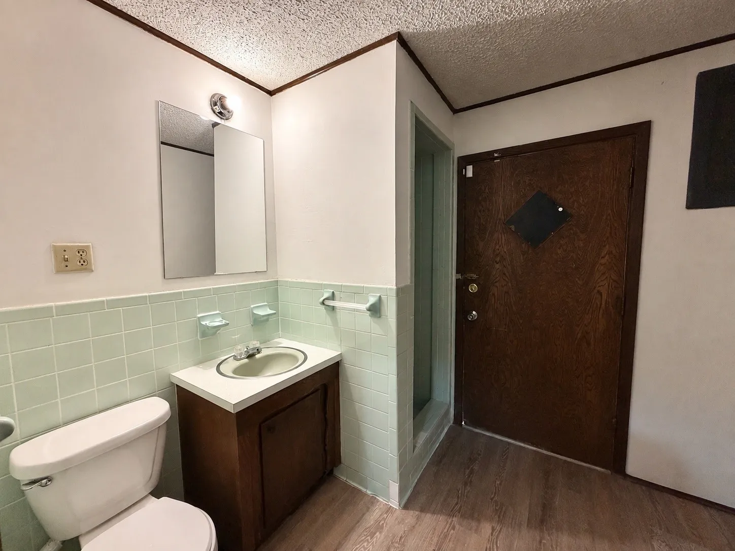 Single Family Residence For Rent in Fannin County , 3858 N US Highway 69 Highway, Leonard, Texas 75452, 3 Bedroom, 2 Bathroom, 2 Garage spaces, 1,818 Sqft, built in 1971, mls#21372410, Real Estate Agent in Leonard, Homes For Rent in Fannin county, Homes For Rent in Leonard, Realtor in Leonard Texas, Real Estate Brokerage Independent Realty Texas, Luminita Cordes Realtor