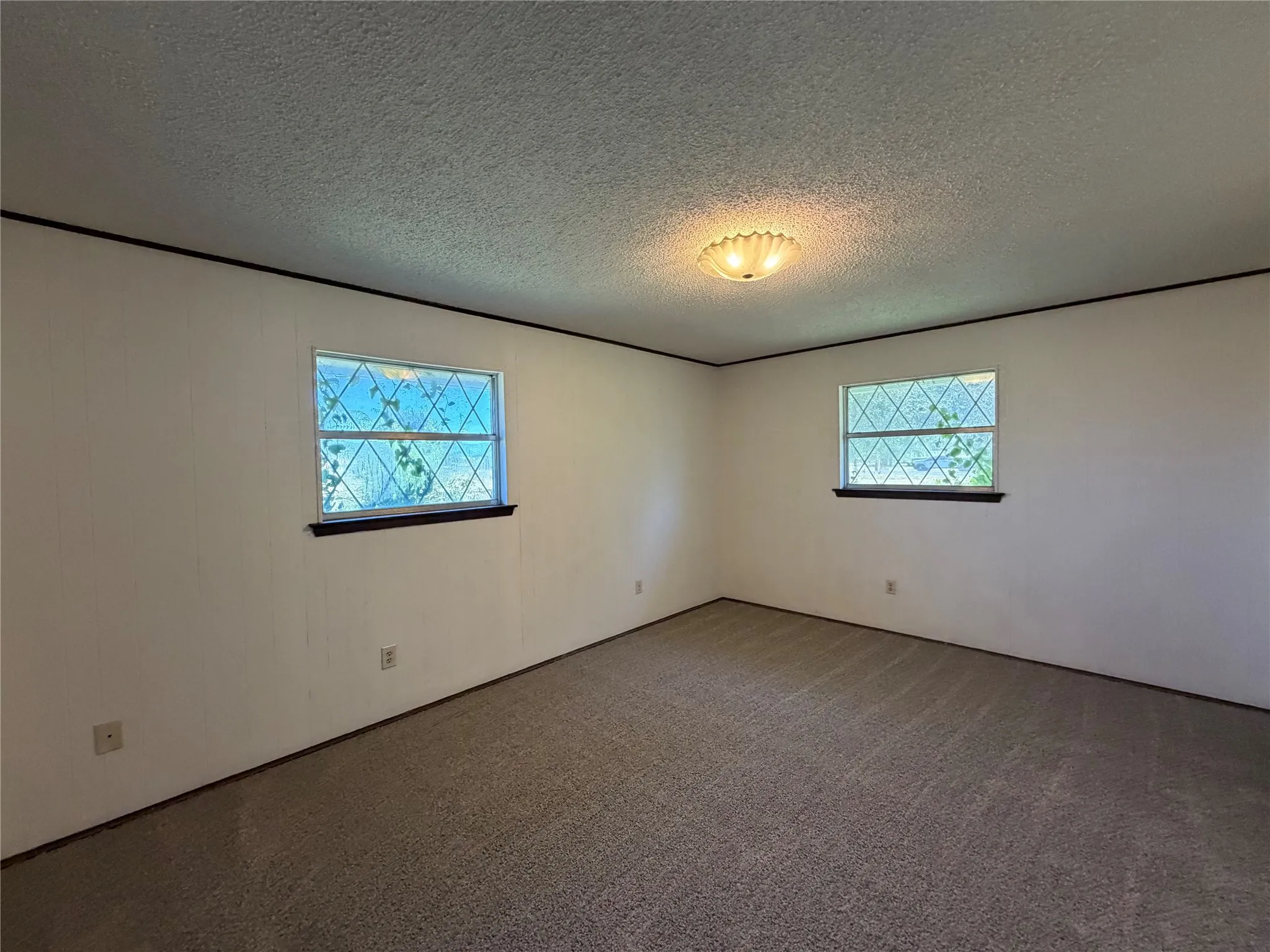 Single Family Residence For Rent in Fannin County , 3858 N US Highway 69 Highway, Leonard, Texas 75452, 3 Bedroom, 2 Bathroom, 2 Garage spaces, 1,818 Sqft, built in 1971, mls#21372410, Real Estate Agent in Leonard, Homes For Rent in Fannin county, Homes For Rent in Leonard, Realtor in Leonard Texas, Real Estate Brokerage Independent Realty Texas, Luminita Cordes Realtor