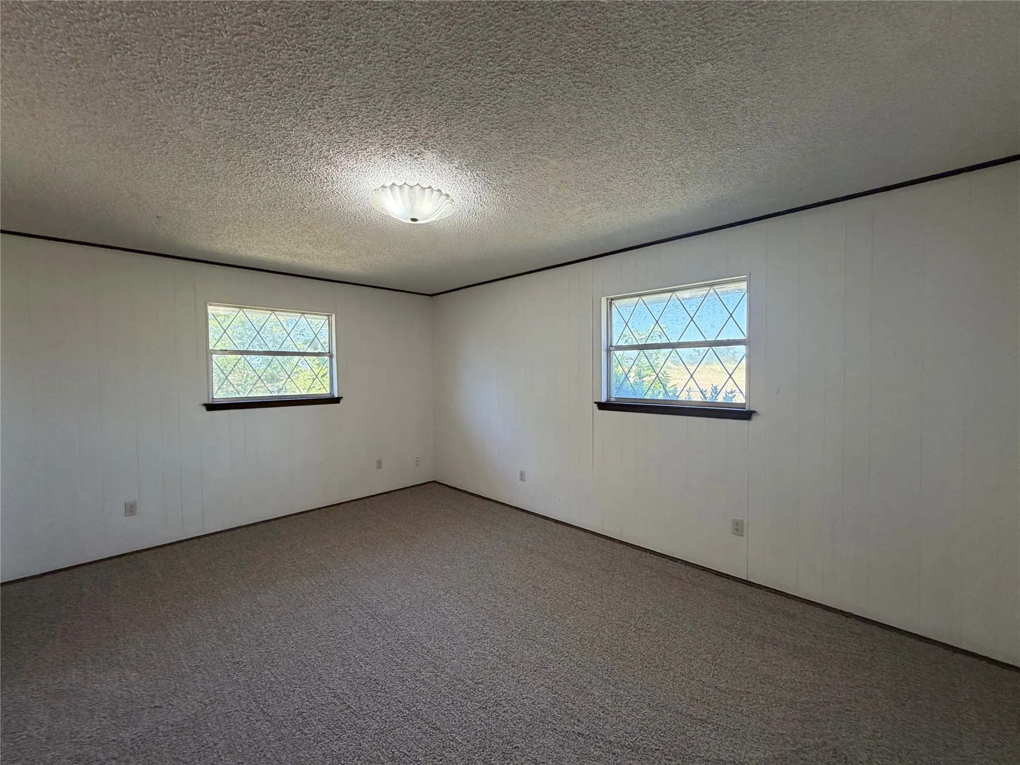 Single Family Residence For Rent in Fannin County , 3858 N US Highway 69 Highway, Leonard, Texas 75452, 3 Bedroom, 2 Bathroom, 2 Garage spaces, 1,818 Sqft, built in 1971, mls#21372410, Real Estate Agent in Leonard, Homes For Rent in Fannin county, Homes For Rent in Leonard, Realtor in Leonard Texas, Real Estate Brokerage Independent Realty Texas, Luminita Cordes Realtor