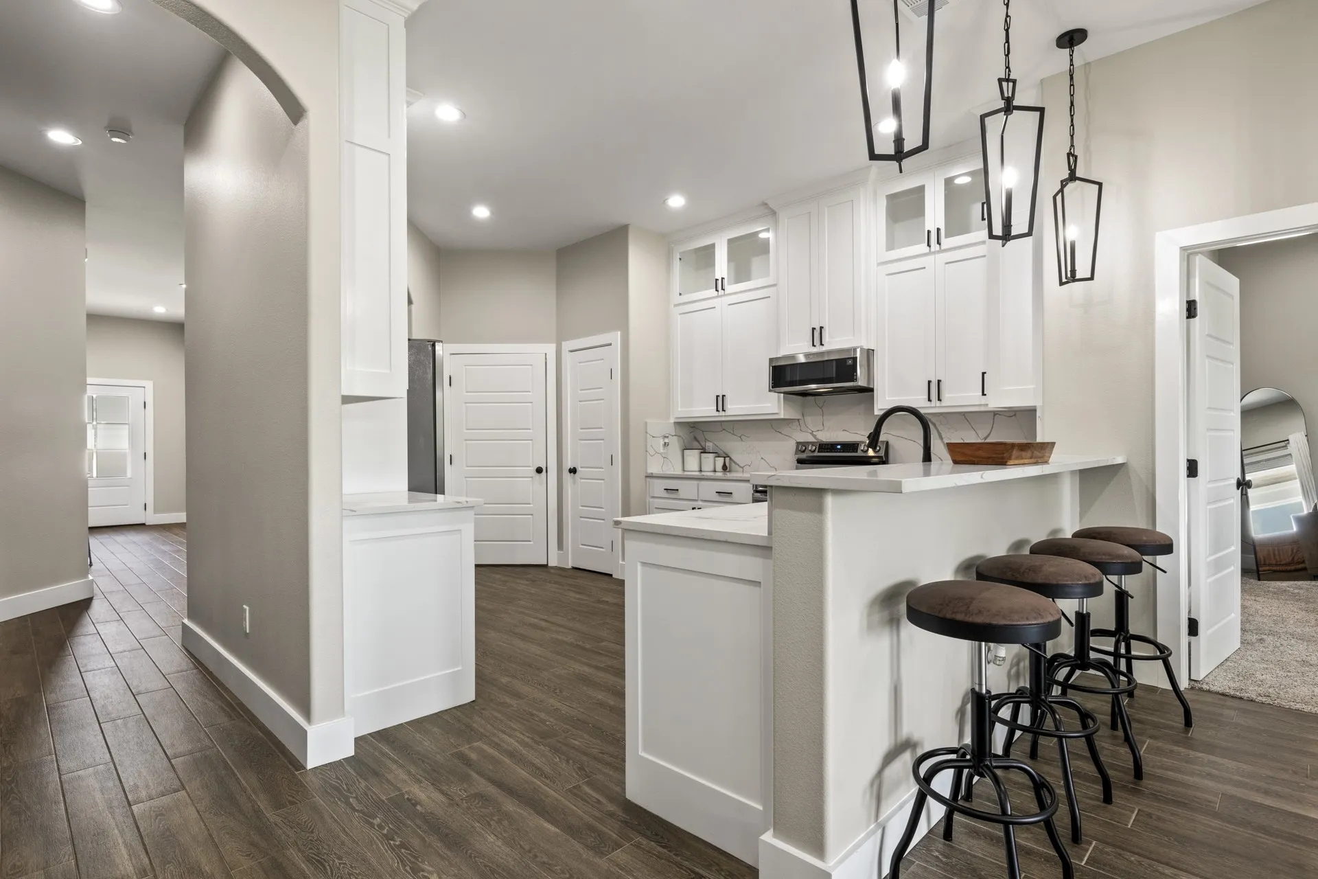 Single Family Residence For Sale in Titus County , 419 Lost Lake Trail, Mt Pleasant, Texas 75455, 4 Bedroom, 3 Bathroom, 2 Garage spaces, 2,578 Sqft, built in 2021, mls#21371914, Real Estate Agent in Mt Pleasant, Homes For Sale in Titus county, Homes For Sale in Mt Pleasant, Realtor in Mt Pleasant Texas, Real Estate Brokerage Independent Realty Texas, Luminita Cordes Realtor