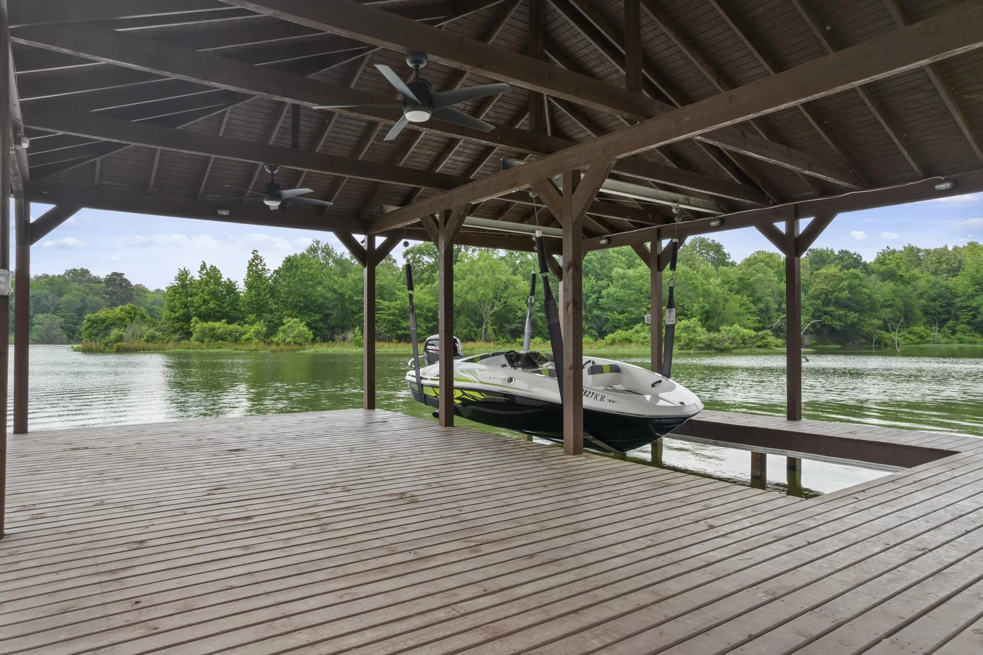Single Family Residence For Sale in Titus County , 419 Lost Lake Trail, Mt Pleasant, Texas 75455, 4 Bedroom, 3 Bathroom, 2 Garage spaces, 2,578 Sqft, built in 2021, mls#21371914, Real Estate Agent in Mt Pleasant, Homes For Sale in Titus county, Homes For Sale in Mt Pleasant, Realtor in Mt Pleasant Texas, Real Estate Brokerage Independent Realty Texas, Luminita Cordes Realtor
