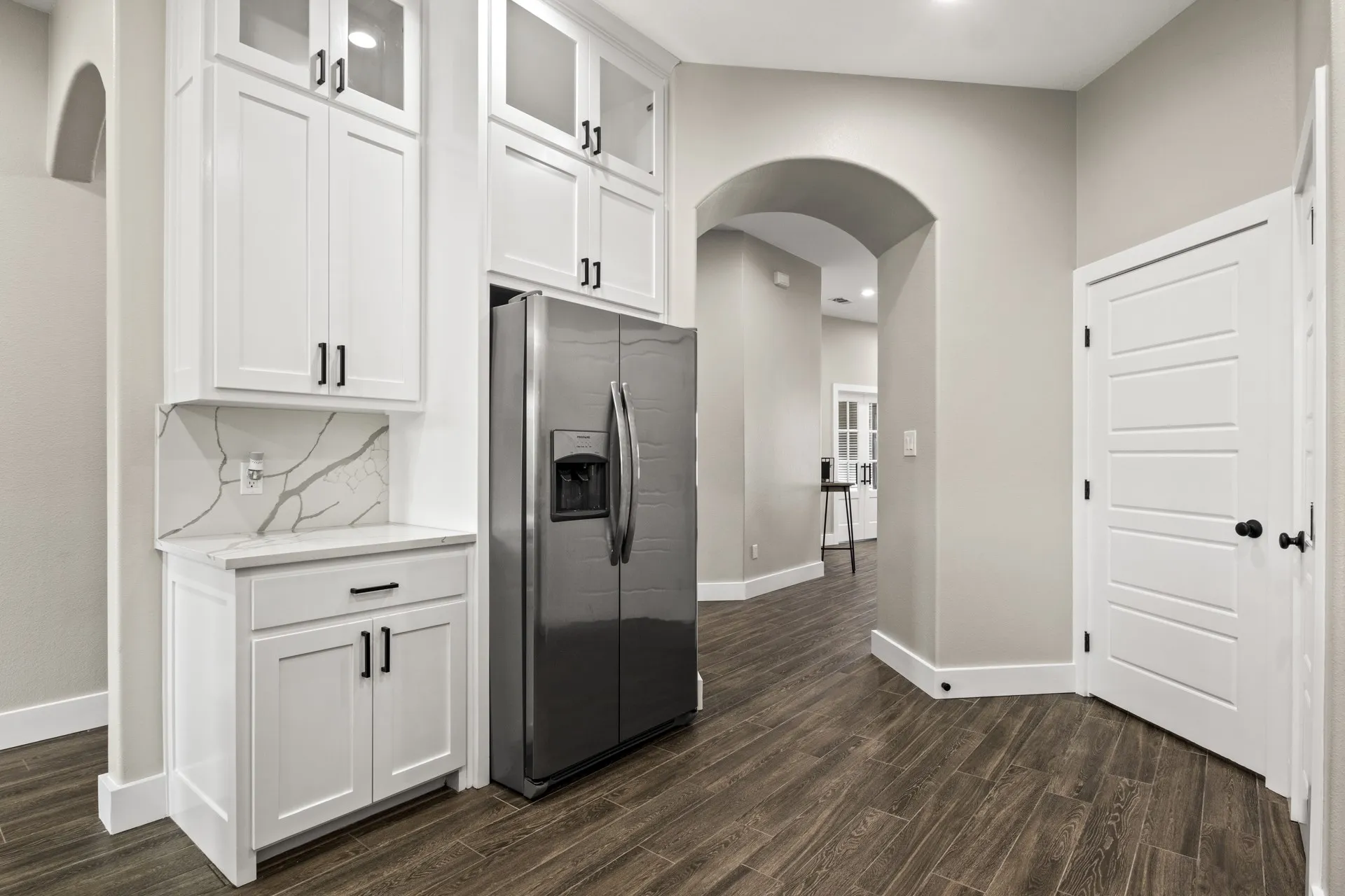 Single Family Residence For Sale in Titus County , 419 Lost Lake Trail, Mt Pleasant, Texas 75455, 4 Bedroom, 3 Bathroom, 2 Garage spaces, 2,578 Sqft, built in 2021, mls#21371914, Real Estate Agent in Mt Pleasant, Homes For Sale in Titus county, Homes For Sale in Mt Pleasant, Realtor in Mt Pleasant Texas, Real Estate Brokerage Independent Realty Texas, Luminita Cordes Realtor