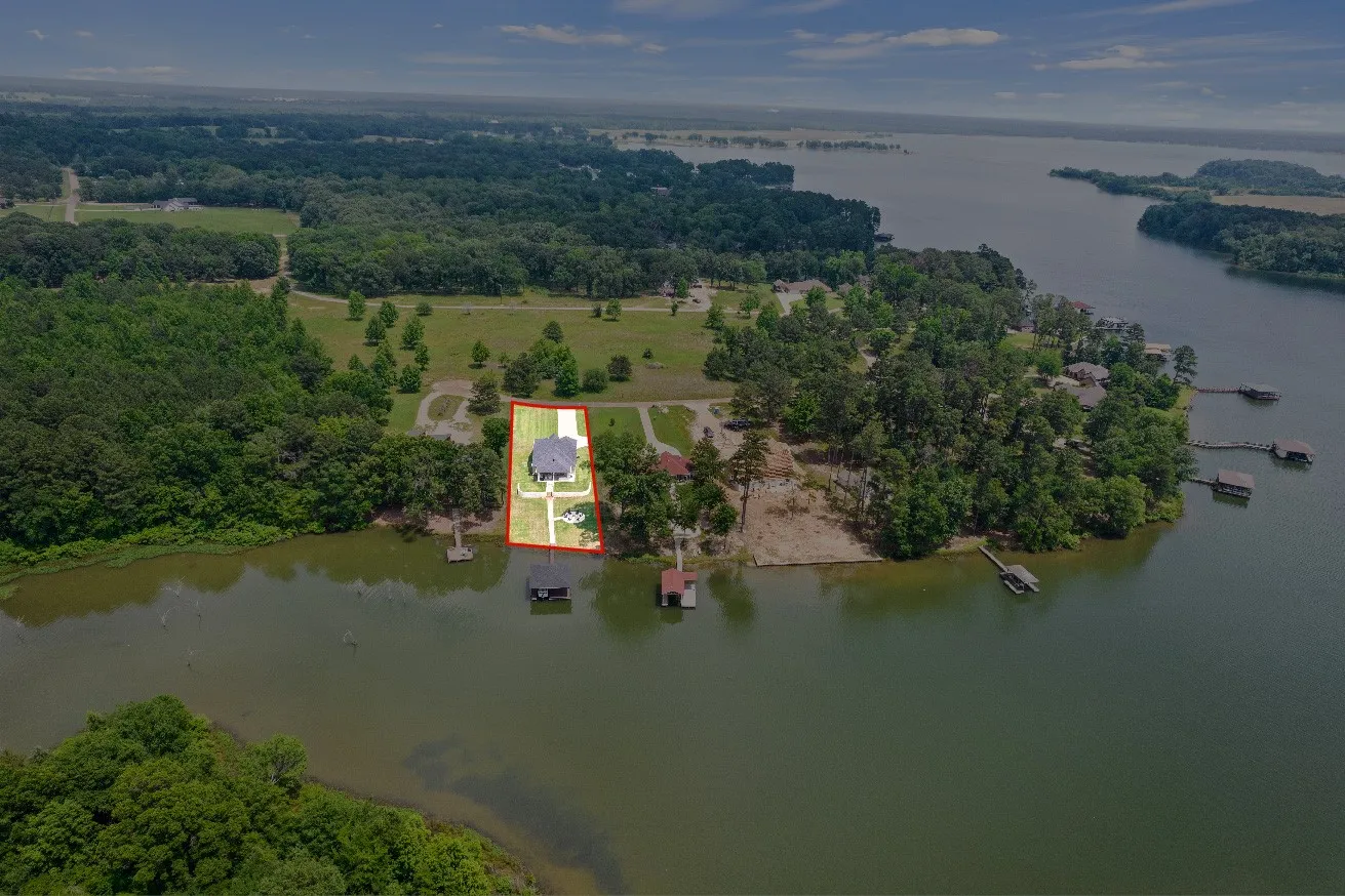 Single Family Residence For Sale in Titus County , 419 Lost Lake Trail, Mt Pleasant, Texas 75455, 4 Bedroom, 3 Bathroom, 2 Garage spaces, 2,578 Sqft, built in 2021, mls#21371914, Real Estate Agent in Mt Pleasant, Homes For Sale in Titus county, Homes For Sale in Mt Pleasant, Realtor in Mt Pleasant Texas, Real Estate Brokerage Independent Realty Texas, Luminita Cordes Realtor