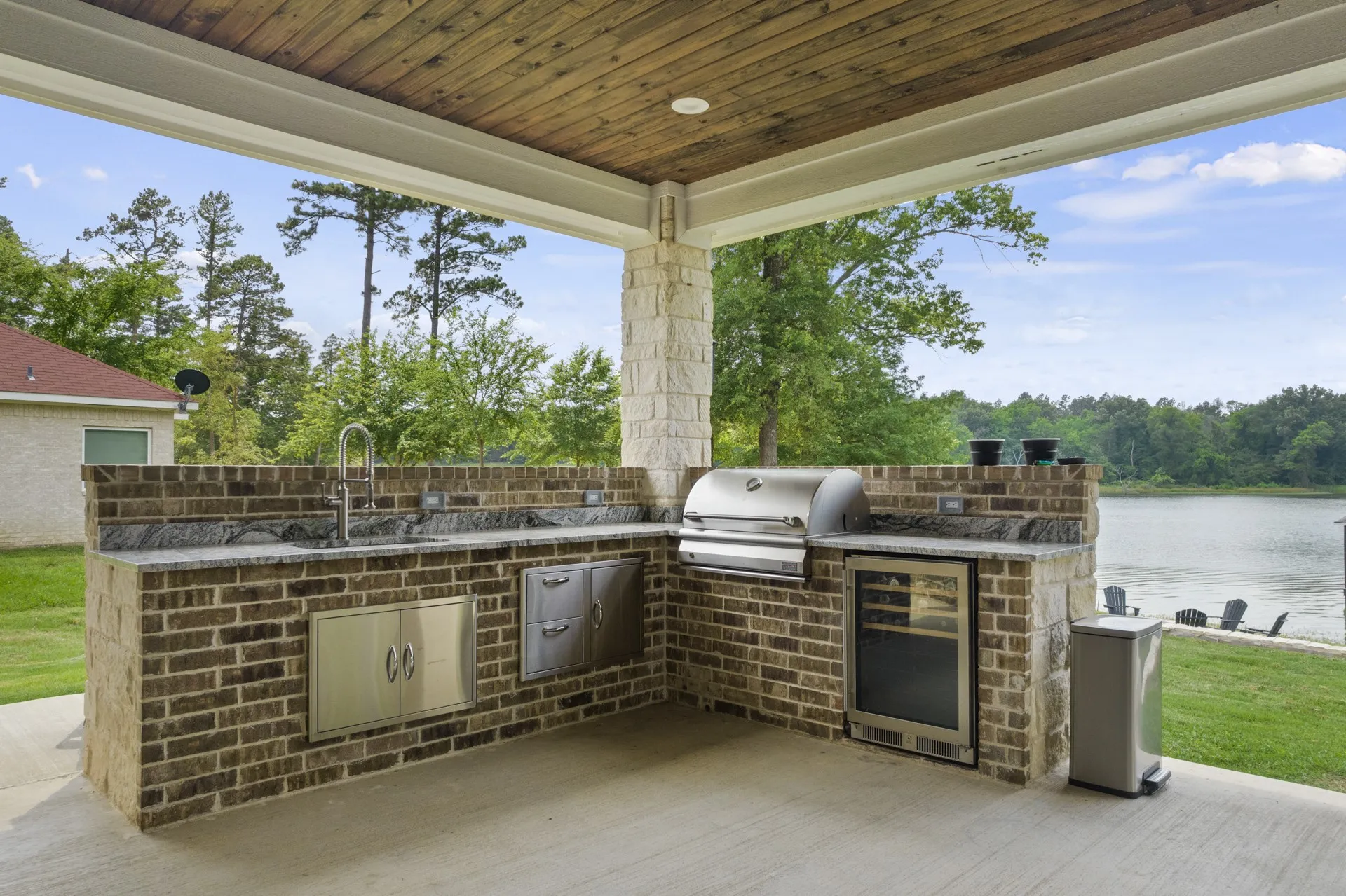 Single Family Residence For Sale in Titus County , 419 Lost Lake Trail, Mt Pleasant, Texas 75455, 4 Bedroom, 3 Bathroom, 2 Garage spaces, 2,578 Sqft, built in 2021, mls#21371914, Real Estate Agent in Mt Pleasant, Homes For Sale in Titus county, Homes For Sale in Mt Pleasant, Realtor in Mt Pleasant Texas, Real Estate Brokerage Independent Realty Texas, Luminita Cordes Realtor