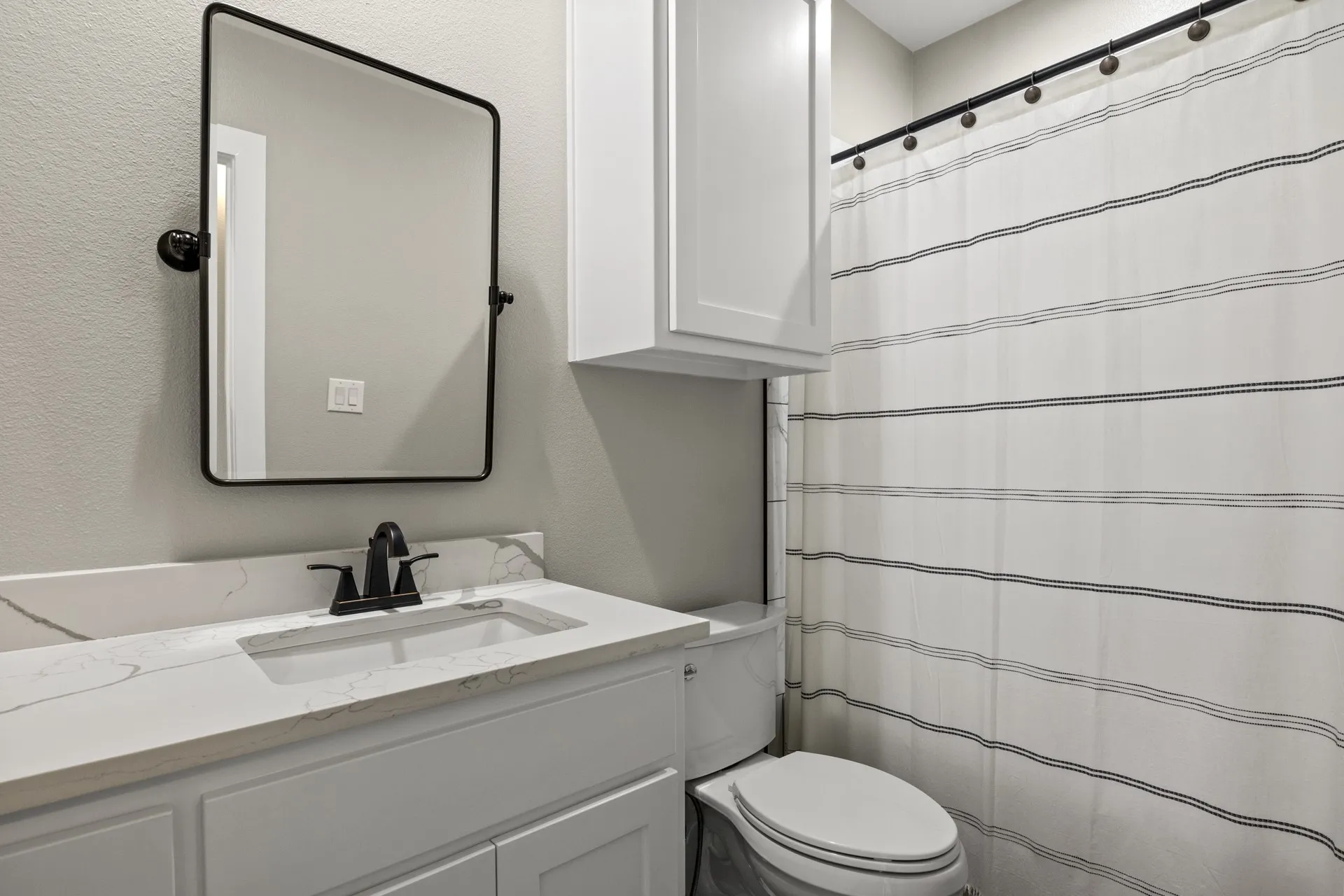 Single Family Residence For Sale in Titus County , 419 Lost Lake Trail, Mt Pleasant, Texas 75455, 4 Bedroom, 3 Bathroom, 2 Garage spaces, 2,578 Sqft, built in 2021, mls#21371914, Real Estate Agent in Mt Pleasant, Homes For Sale in Titus county, Homes For Sale in Mt Pleasant, Realtor in Mt Pleasant Texas, Real Estate Brokerage Independent Realty Texas, Luminita Cordes Realtor
