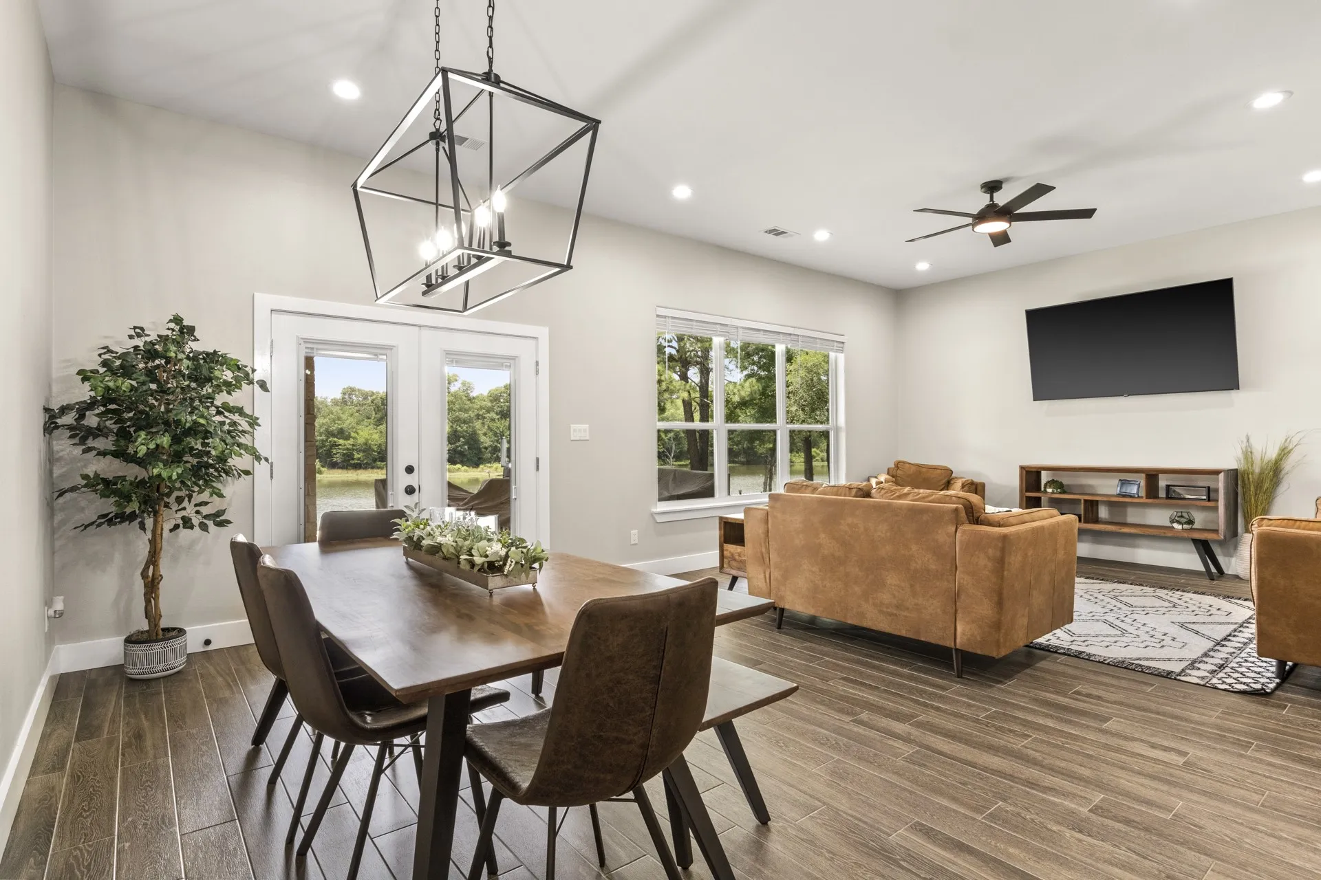 Single Family Residence For Sale in Titus County , 419 Lost Lake Trail, Mt Pleasant, Texas 75455, 4 Bedroom, 3 Bathroom, 2 Garage spaces, 2,578 Sqft, built in 2021, mls#21371914, Real Estate Agent in Mt Pleasant, Homes For Sale in Titus county, Homes For Sale in Mt Pleasant, Realtor in Mt Pleasant Texas, Real Estate Brokerage Independent Realty Texas, Luminita Cordes Realtor