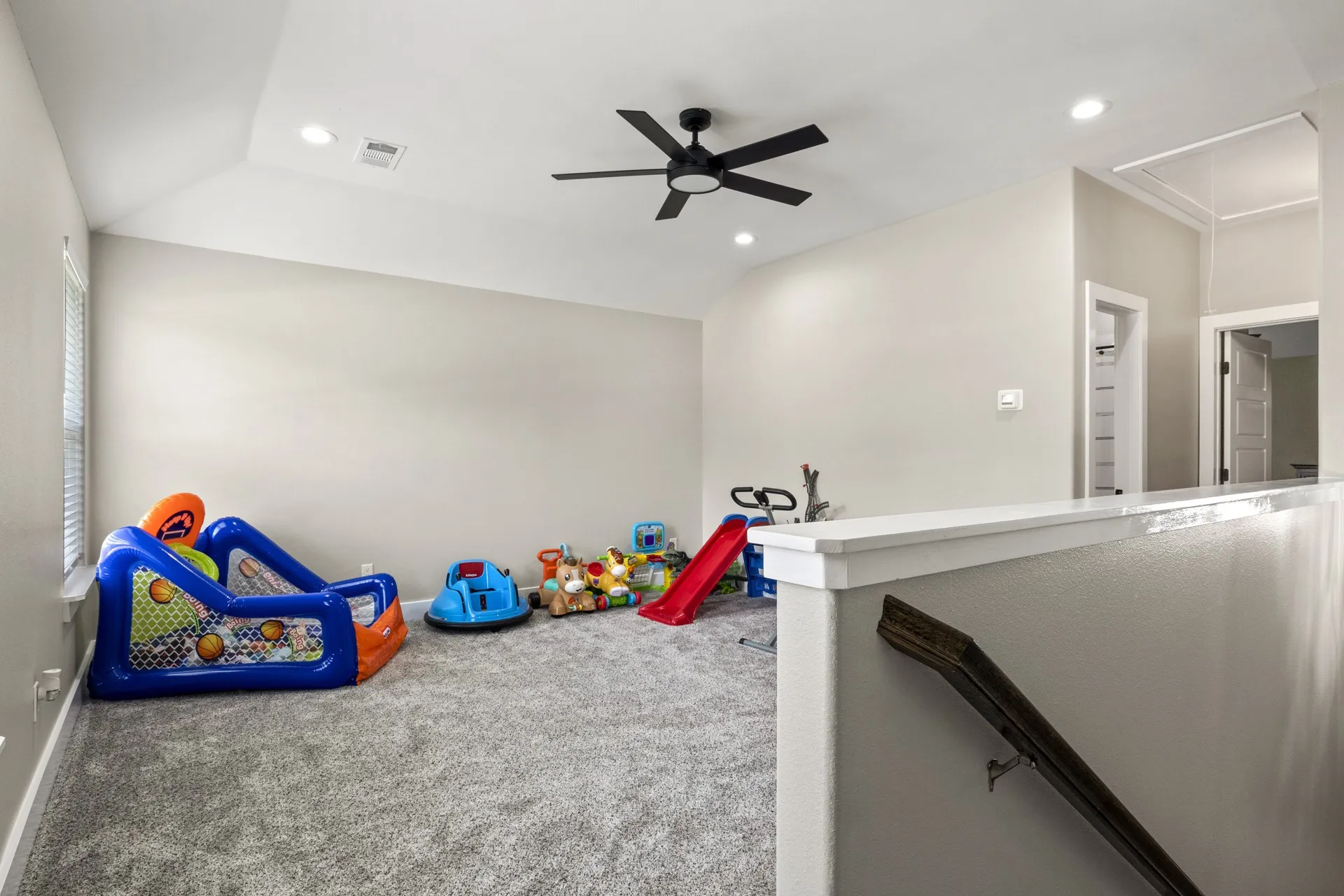 Single Family Residence For Sale in Titus County , 419 Lost Lake Trail, Mt Pleasant, Texas 75455, 4 Bedroom, 3 Bathroom, 2 Garage spaces, 2,578 Sqft, built in 2021, mls#21371914, Real Estate Agent in Mt Pleasant, Homes For Sale in Titus county, Homes For Sale in Mt Pleasant, Realtor in Mt Pleasant Texas, Real Estate Brokerage Independent Realty Texas, Luminita Cordes Realtor