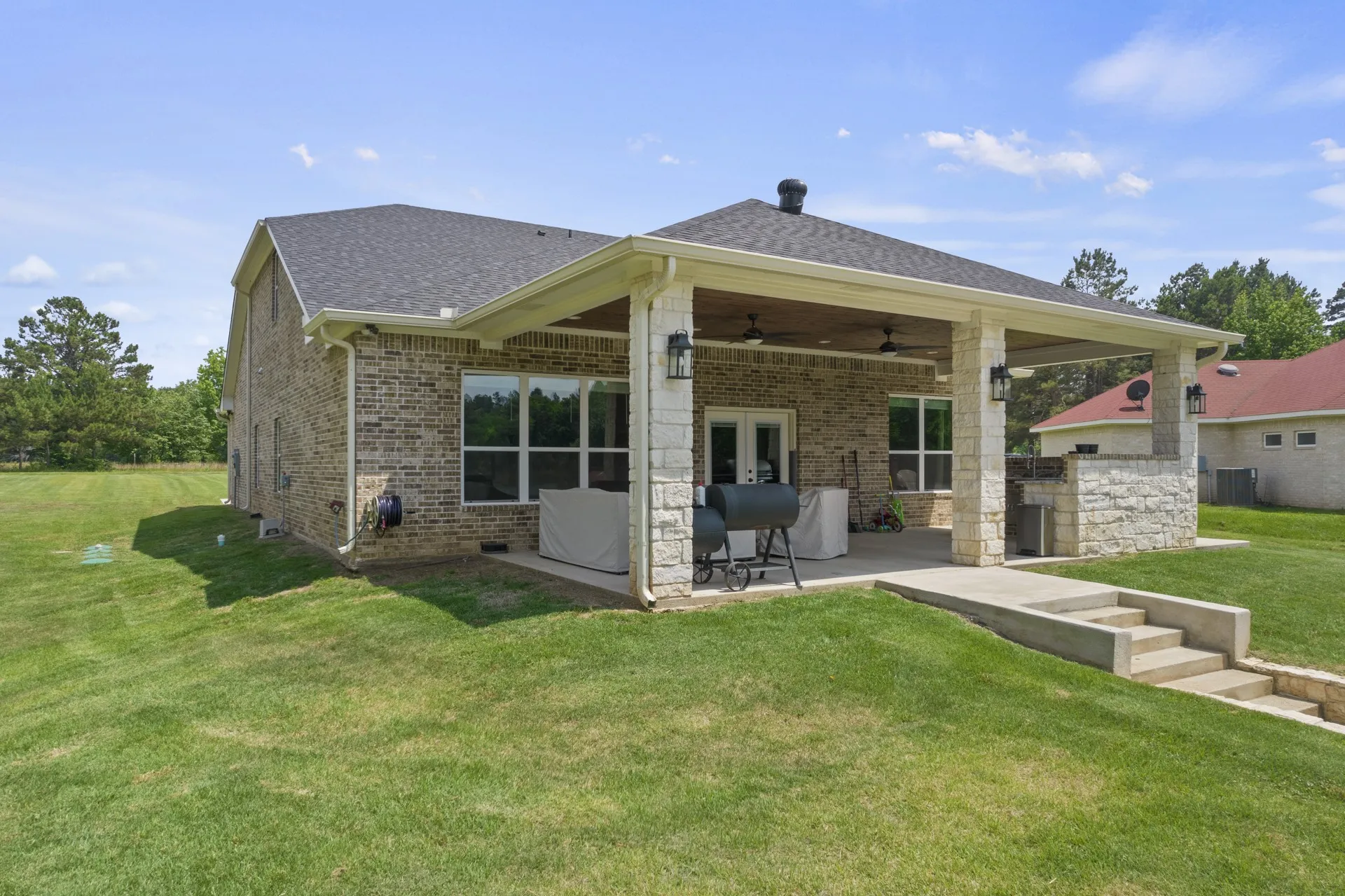 Single Family Residence For Sale in Titus County , 419 Lost Lake Trail, Mt Pleasant, Texas 75455, 4 Bedroom, 3 Bathroom, 2 Garage spaces, 2,578 Sqft, built in 2021, mls#21371914, Real Estate Agent in Mt Pleasant, Homes For Sale in Titus county, Homes For Sale in Mt Pleasant, Realtor in Mt Pleasant Texas, Real Estate Brokerage Independent Realty Texas, Luminita Cordes Realtor