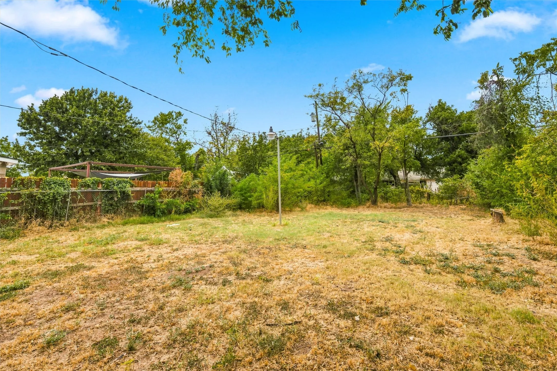 Single Family Residence For Sale in Mc Lennan County , 720 Dearborn Street, Waco, Texas 76704, 2 Bedroom, 1 Bathroom, Garage spaces, 798 Sqft, built in 1972, mls#21363400, Real Estate Agent in Waco, Homes For Sale in Mc Lennan county, Homes For Sale in Waco, Realtor in Waco Texas, Real Estate Brokerage Independent Realty Texas, Luminita Cordes Realtor