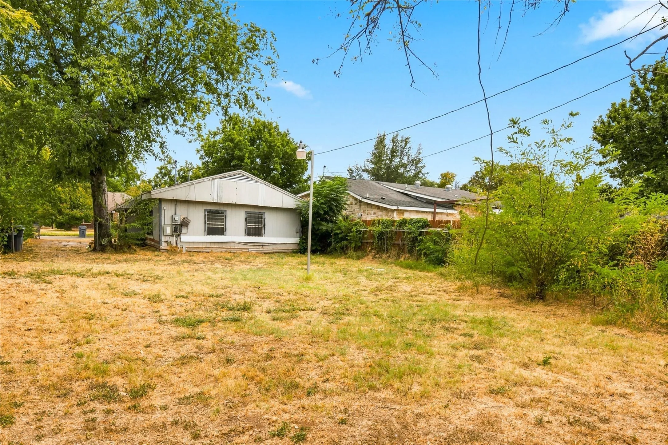 Single Family Residence For Sale in Mc Lennan County , 720 Dearborn Street, Waco, Texas 76704, 2 Bedroom, 1 Bathroom, Garage spaces, 798 Sqft, built in 1972, mls#21363400, Real Estate Agent in Waco, Homes For Sale in Mc Lennan county, Homes For Sale in Waco, Realtor in Waco Texas, Real Estate Brokerage Independent Realty Texas, Luminita Cordes Realtor
