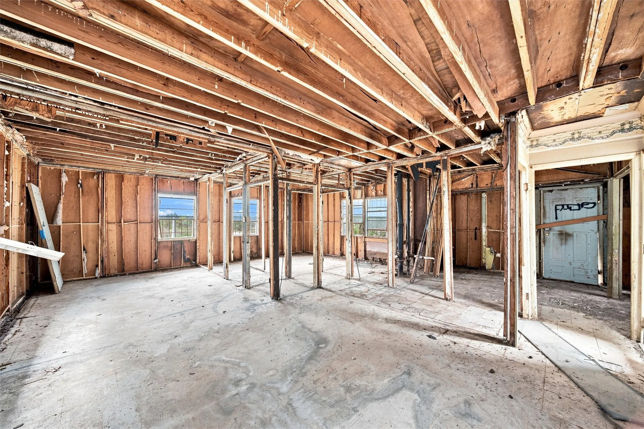 Single Family Residence For Sale in Mc Lennan County , 720 Dearborn Street, Waco, Texas 76704, 2 Bedroom, 1 Bathroom, Garage spaces, 798 Sqft, built in 1972, mls#21363400, Real Estate Agent in Waco, Homes For Sale in Mc Lennan county, Homes For Sale in Waco, Realtor in Waco Texas, Real Estate Brokerage Independent Realty Texas, Luminita Cordes Realtor
