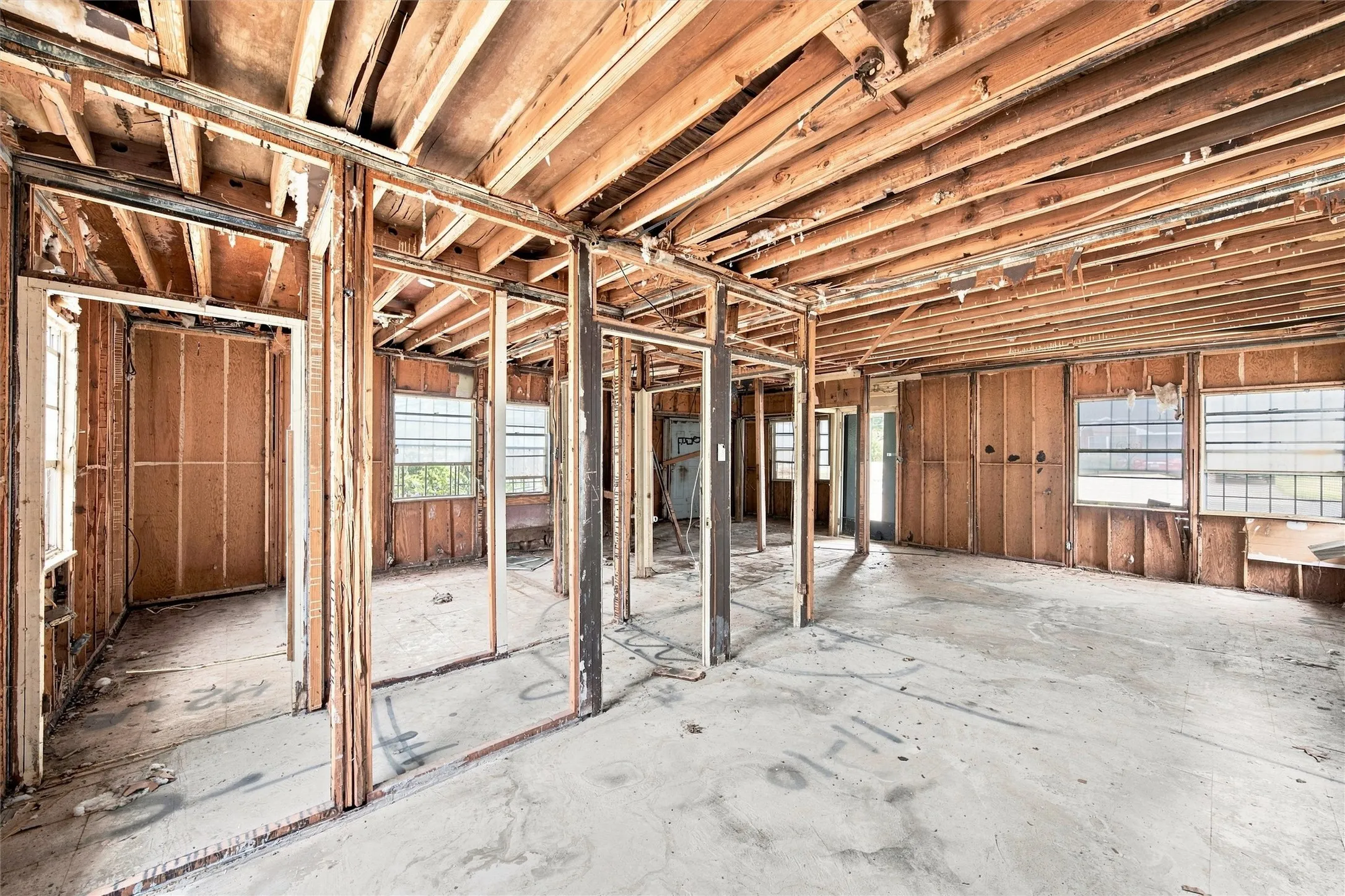 Single Family Residence For Sale in Mc Lennan County , 720 Dearborn Street, Waco, Texas 76704, 2 Bedroom, 1 Bathroom, Garage spaces, 798 Sqft, built in 1972, mls#21363400, Real Estate Agent in Waco, Homes For Sale in Mc Lennan county, Homes For Sale in Waco, Realtor in Waco Texas, Real Estate Brokerage Independent Realty Texas, Luminita Cordes Realtor