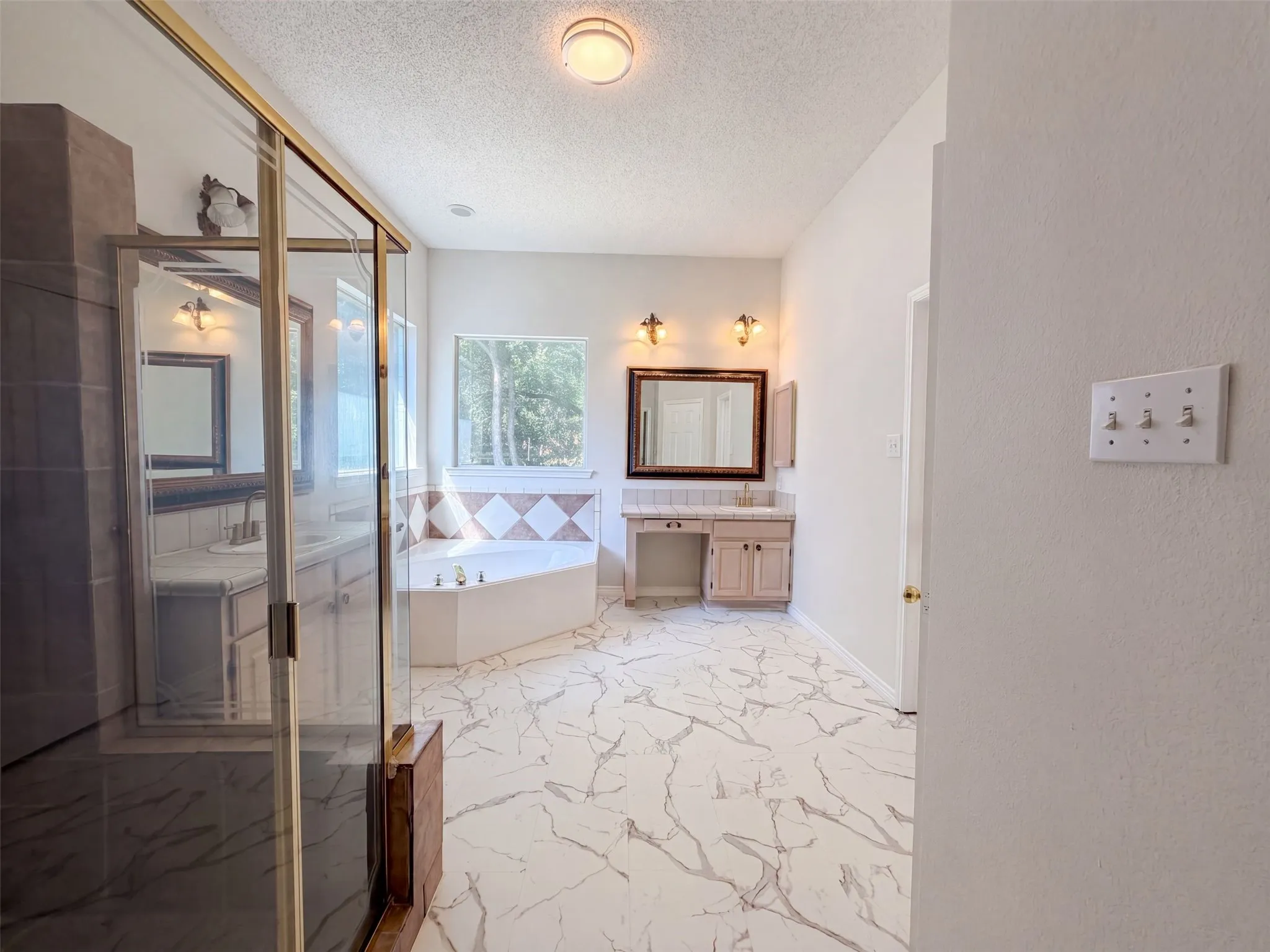 Single Family Residence For Sale in Collin County , 3000 Candide Lane, Mc Kinney, Texas 75070, 4 Bedroom, 3 Bathroom, 2 Garage spaces, 2,668 Sqft, built in 1992, mls#21372428, Real Estate Agent in Mc Kinney, Homes For Sale in Collin county, Homes For Sale in Mc Kinney, Realtor in Mc Kinney Texas, Real Estate Brokerage Independent Realty Texas, Luminita Cordes Realtor