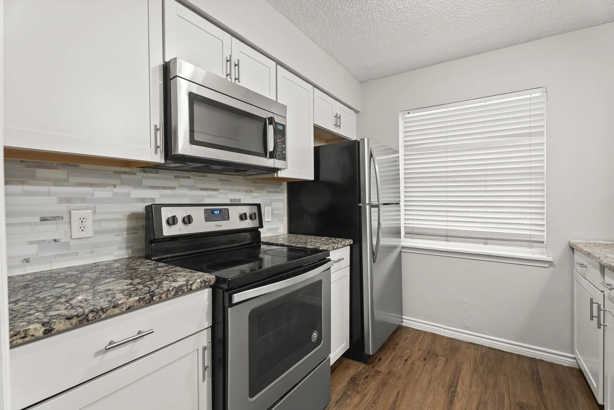 Apartment For Rent in Gregg County , 429 Johnson Street 1, Longview, Texas 75602, 1 Bedroom, 1 Bathroom, Garage spaces, 611 Sqft, built in 1974, mls#21372437, Real Estate Agent in Longview, Homes For Rent in Gregg county, Homes For Rent in Longview, Realtor in Longview Texas, Real Estate Brokerage Independent Realty Texas, Luminita Cordes Realtor