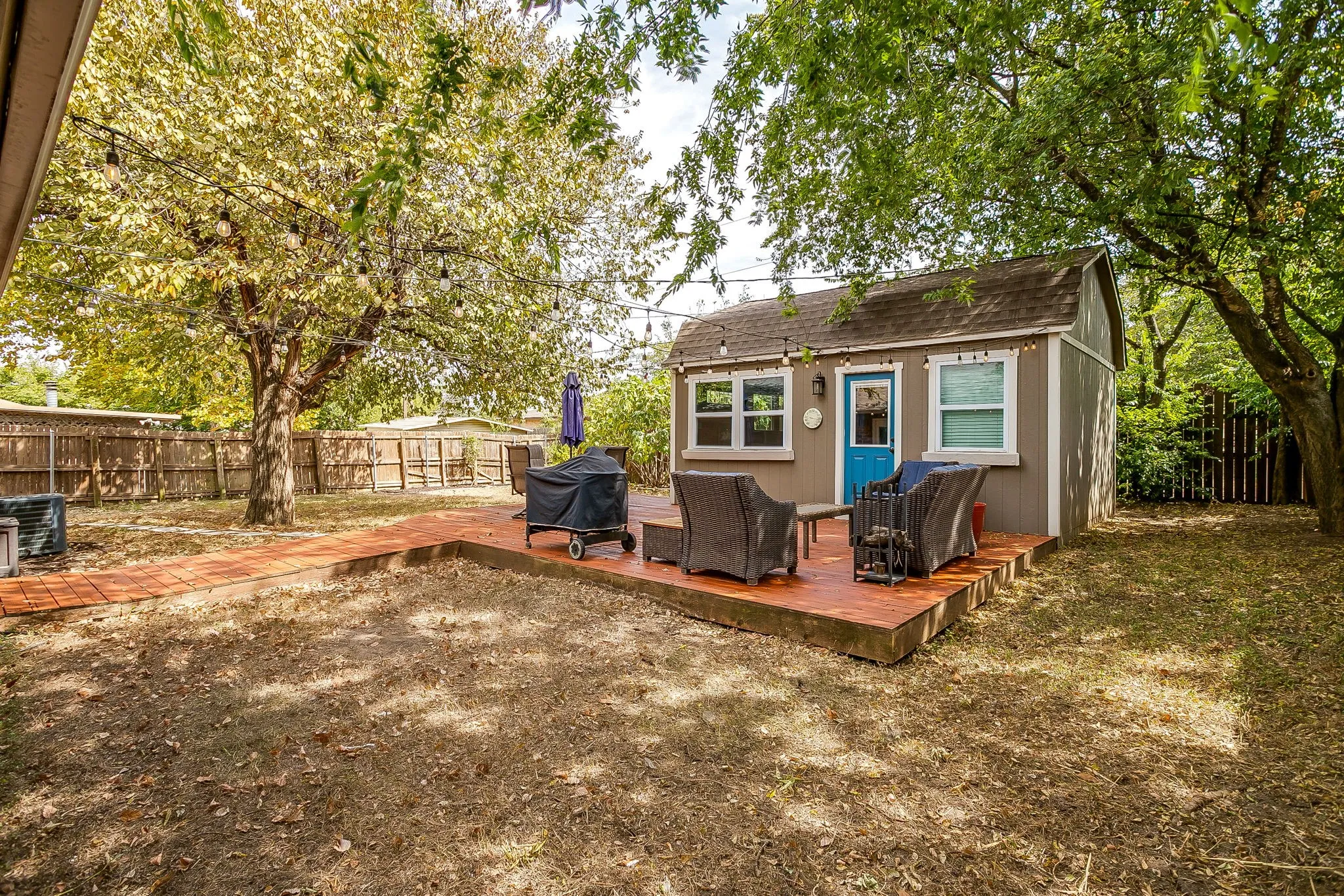 Single Family Residence For Sale in Johnson County , 112 Lorie Street, Alvarado, Texas 76009, 3 Bedroom, 2 Bathroom, 2 Garage spaces, 1,162 Sqft, built in 1981, mls#21371450, Real Estate Agent in Alvarado, Homes For Sale in Johnson county, Homes For Sale in Alvarado, Realtor in Alvarado Texas, Real Estate Brokerage Independent Realty Texas, Luminita Cordes Realtor