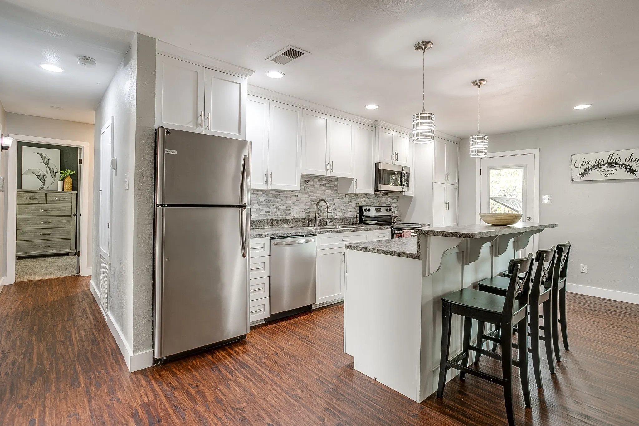 Single Family Residence For Sale in Johnson County , 112 Lorie Street, Alvarado, Texas 76009, 3 Bedroom, 2 Bathroom, 2 Garage spaces, 1,162 Sqft, built in 1981, mls#21371450, Real Estate Agent in Alvarado, Homes For Sale in Johnson county, Homes For Sale in Alvarado, Realtor in Alvarado Texas, Real Estate Brokerage Independent Realty Texas, Luminita Cordes Realtor