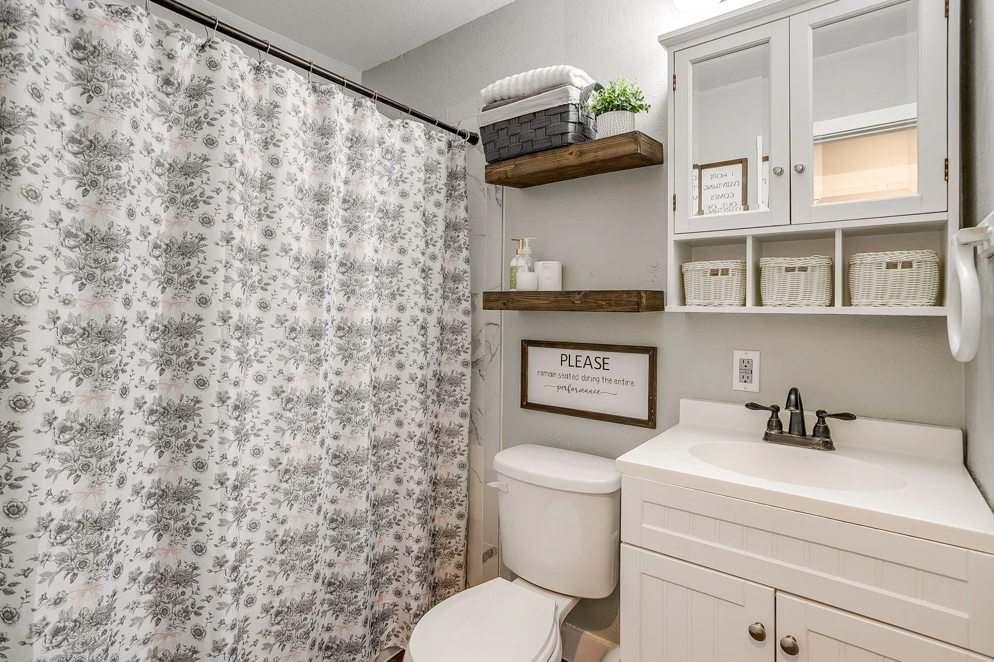 Single Family Residence For Sale in Johnson County , 112 Lorie Street, Alvarado, Texas 76009, 3 Bedroom, 2 Bathroom, 2 Garage spaces, 1,162 Sqft, built in 1981, mls#21371450, Real Estate Agent in Alvarado, Homes For Sale in Johnson county, Homes For Sale in Alvarado, Realtor in Alvarado Texas, Real Estate Brokerage Independent Realty Texas, Luminita Cordes Realtor