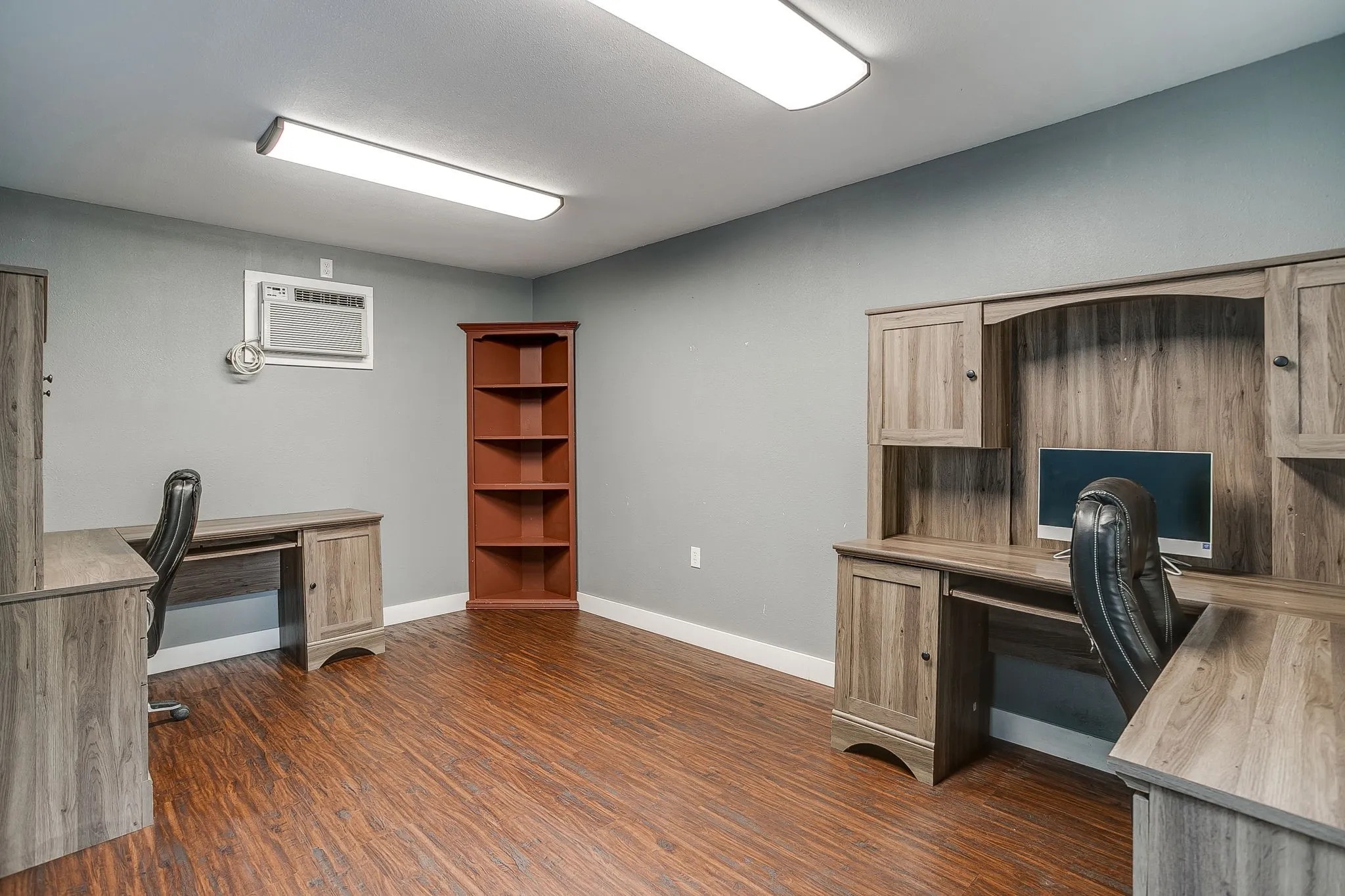 Single Family Residence For Sale in Johnson County , 112 Lorie Street, Alvarado, Texas 76009, 3 Bedroom, 2 Bathroom, 2 Garage spaces, 1,162 Sqft, built in 1981, mls#21371450, Real Estate Agent in Alvarado, Homes For Sale in Johnson county, Homes For Sale in Alvarado, Realtor in Alvarado Texas, Real Estate Brokerage Independent Realty Texas, Luminita Cordes Realtor
