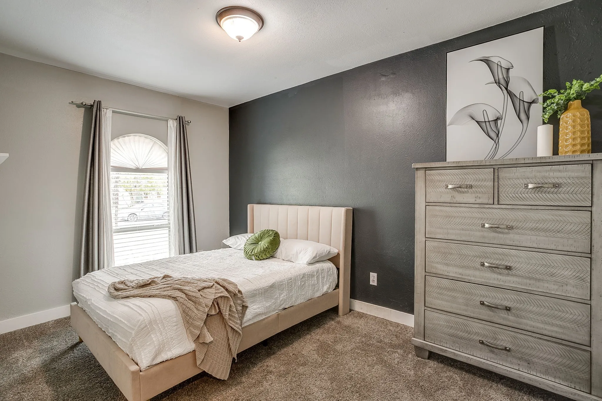 Single Family Residence For Sale in Johnson County , 112 Lorie Street, Alvarado, Texas 76009, 3 Bedroom, 2 Bathroom, 2 Garage spaces, 1,162 Sqft, built in 1981, mls#21371450, Real Estate Agent in Alvarado, Homes For Sale in Johnson county, Homes For Sale in Alvarado, Realtor in Alvarado Texas, Real Estate Brokerage Independent Realty Texas, Luminita Cordes Realtor