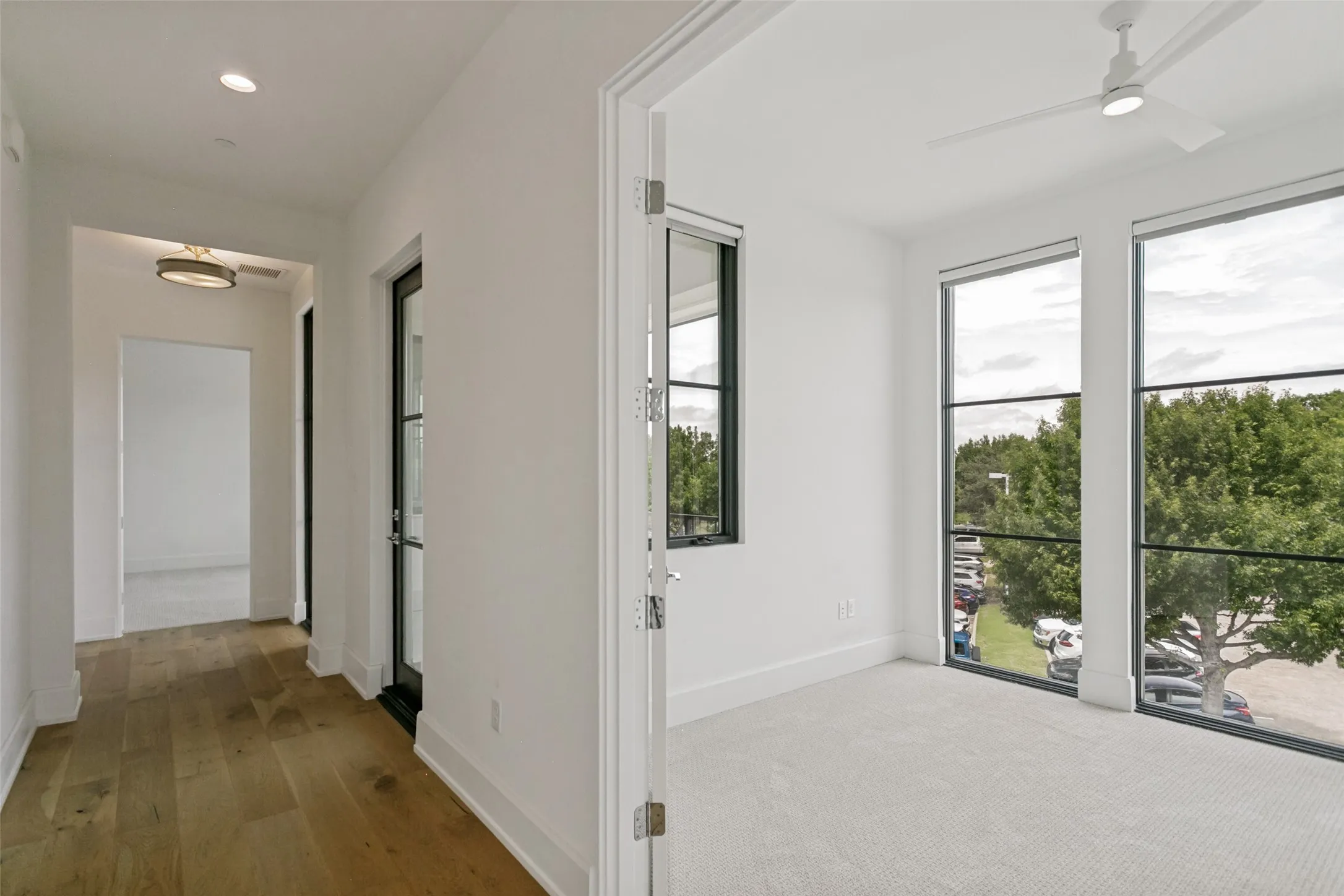 Condominium For Sale in Denton County , 5270 Town And Country Boulevard 332, Frisco, Texas 75034, 1 Bedroom, 2 Bathroom, Garage spaces, 1,624 Sqft, built in 2019, mls#21372311, Real Estate Agent in Frisco, Homes For Sale in Denton county, Homes For Sale in Frisco, Realtor in Frisco Texas, Real Estate Brokerage Independent Realty Texas, Luminita Cordes Realtor