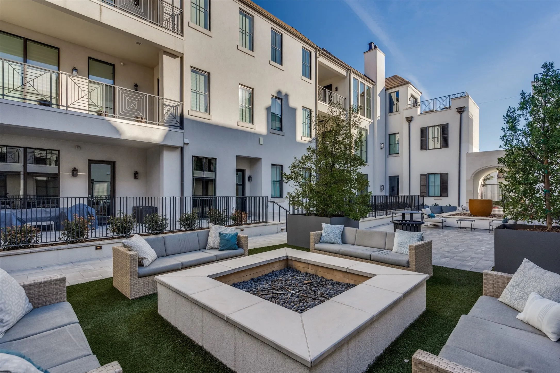 Condominium For Sale in Denton County , 5270 Town And Country Boulevard 332, Frisco, Texas 75034, 1 Bedroom, 2 Bathroom, Garage spaces, 1,624 Sqft, built in 2019, mls#21372311, Real Estate Agent in Frisco, Homes For Sale in Denton county, Homes For Sale in Frisco, Realtor in Frisco Texas, Real Estate Brokerage Independent Realty Texas, Luminita Cordes Realtor