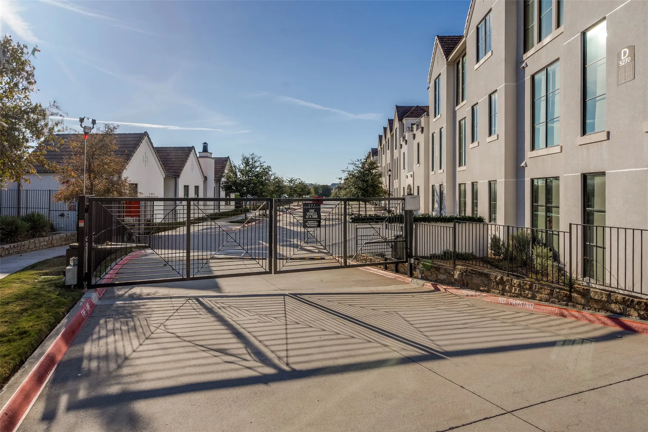 Condominium For Sale in Denton County , 5270 Town And Country Boulevard 332, Frisco, Texas 75034, 1 Bedroom, 2 Bathroom, Garage spaces, 1,624 Sqft, built in 2019, mls#21372311, Real Estate Agent in Frisco, Homes For Sale in Denton county, Homes For Sale in Frisco, Realtor in Frisco Texas, Real Estate Brokerage Independent Realty Texas, Luminita Cordes Realtor