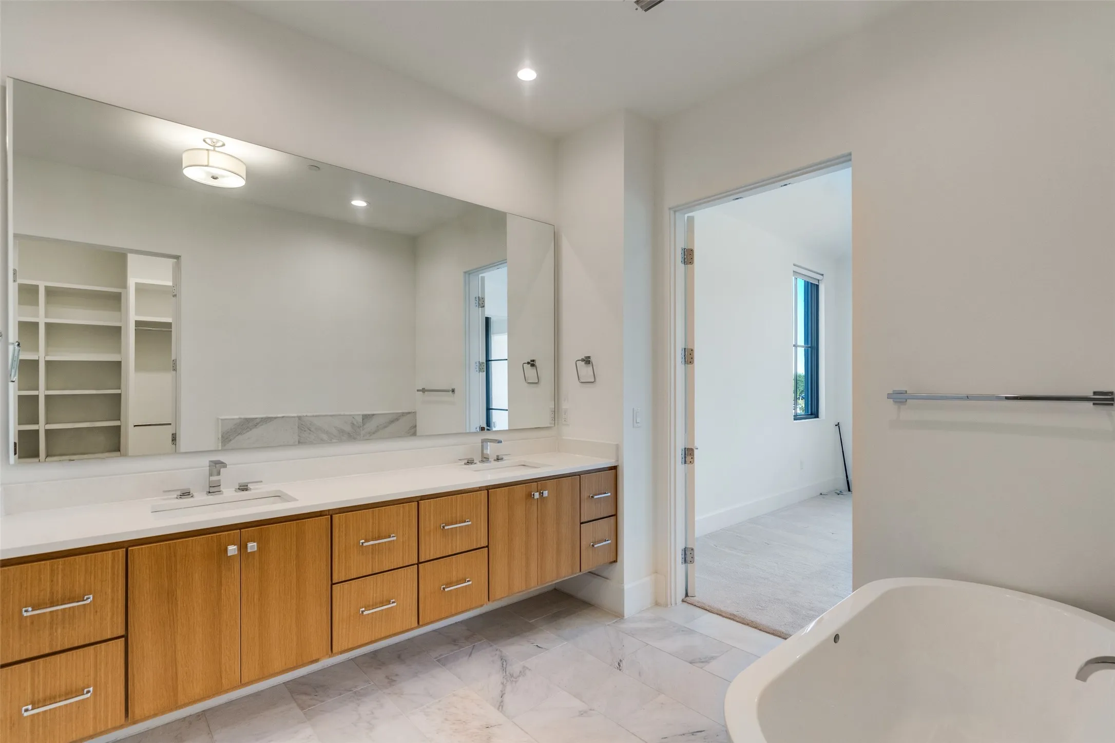 Condominium For Sale in Denton County , 5270 Town And Country Boulevard 332, Frisco, Texas 75034, 1 Bedroom, 2 Bathroom, Garage spaces, 1,624 Sqft, built in 2019, mls#21372311, Real Estate Agent in Frisco, Homes For Sale in Denton county, Homes For Sale in Frisco, Realtor in Frisco Texas, Real Estate Brokerage Independent Realty Texas, Luminita Cordes Realtor