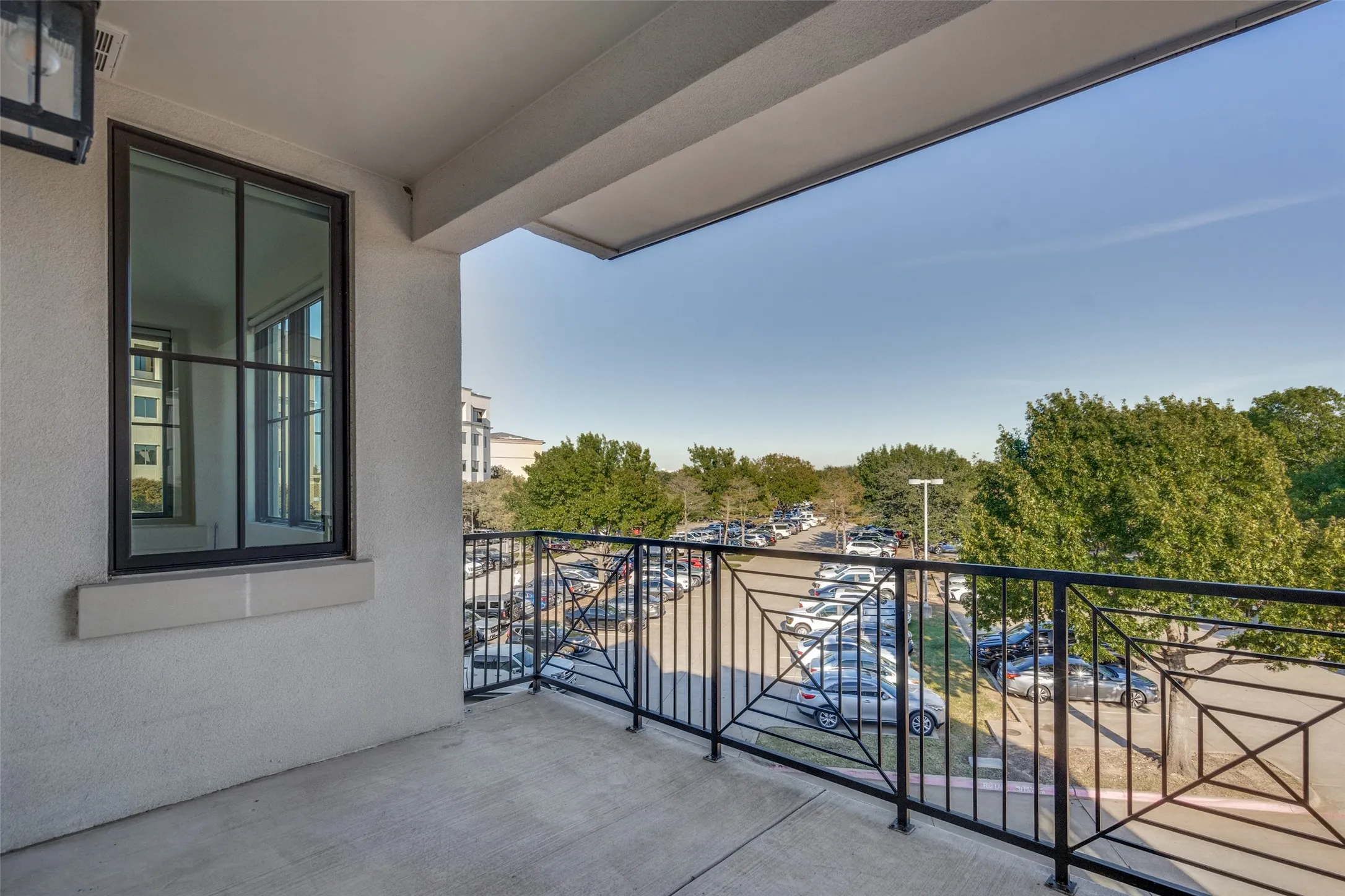 Condominium For Sale in Denton County , 5270 Town And Country Boulevard 332, Frisco, Texas 75034, 1 Bedroom, 2 Bathroom, Garage spaces, 1,624 Sqft, built in 2019, mls#21372311, Real Estate Agent in Frisco, Homes For Sale in Denton county, Homes For Sale in Frisco, Realtor in Frisco Texas, Real Estate Brokerage Independent Realty Texas, Luminita Cordes Realtor