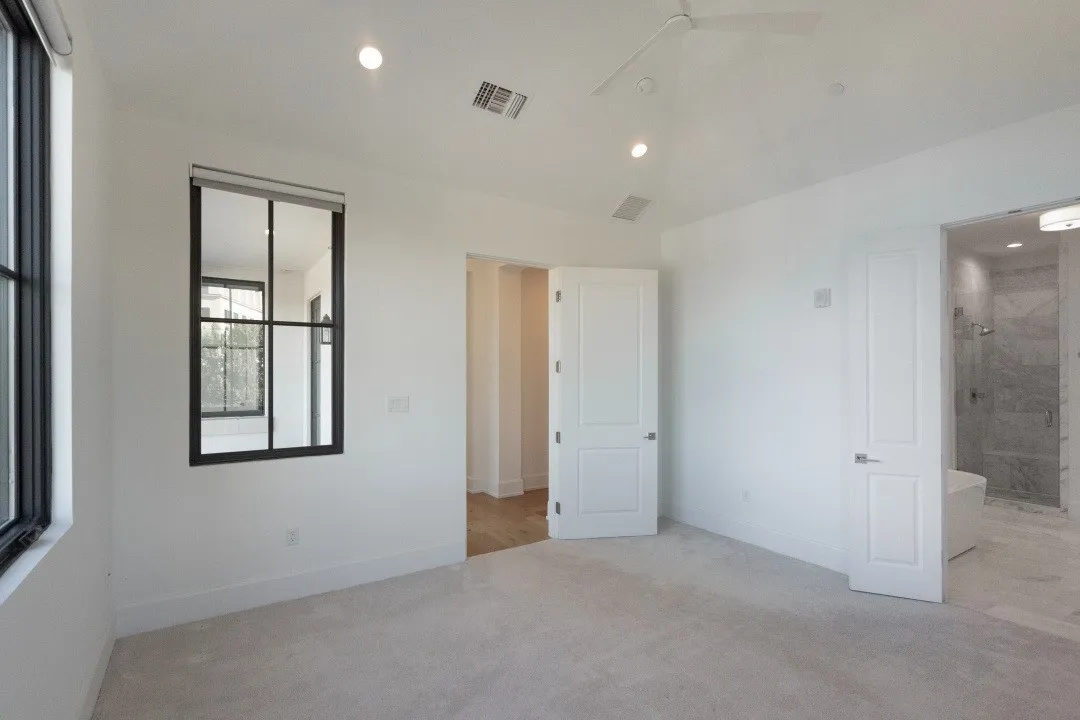 Condominium For Sale in Denton County , 5270 Town And Country Boulevard 332, Frisco, Texas 75034, 1 Bedroom, 2 Bathroom, Garage spaces, 1,624 Sqft, built in 2019, mls#21372311, Real Estate Agent in Frisco, Homes For Sale in Denton county, Homes For Sale in Frisco, Realtor in Frisco Texas, Real Estate Brokerage Independent Realty Texas, Luminita Cordes Realtor