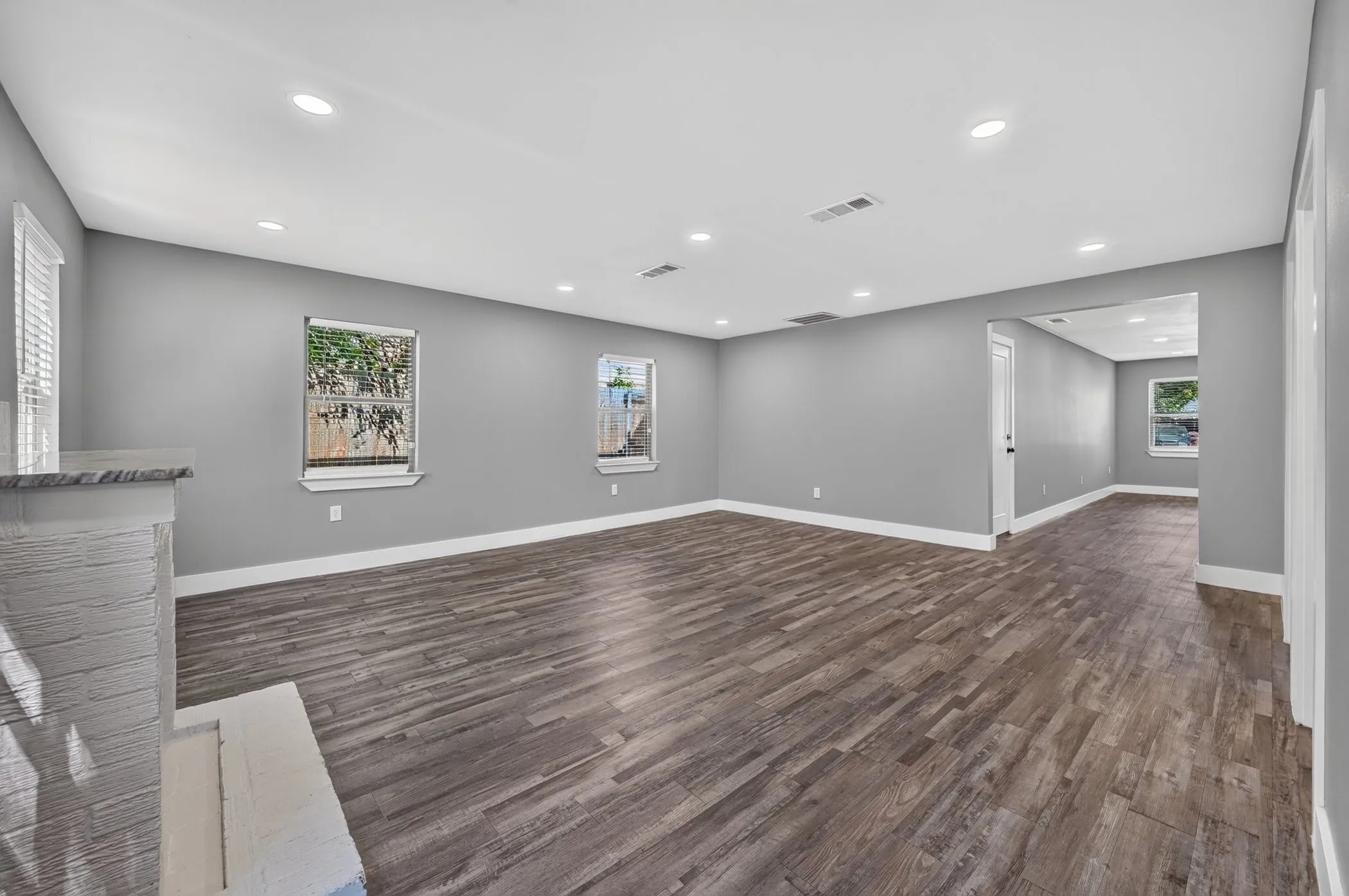 Single Family Residence For Sale in Dallas County , 2802 El Capitan Drive, Dallas, Texas 75228, 3 Bedroom, 2 Bathroom, 1 Garage spaces, 1,434 Sqft, built in 1957, mls#21370728, Real Estate Agent in Dallas, Homes For Sale in Dallas county, Homes For Sale in Dallas, Realtor in Dallas Texas, Real Estate Brokerage Independent Realty Texas, Luminita Cordes Realtor
