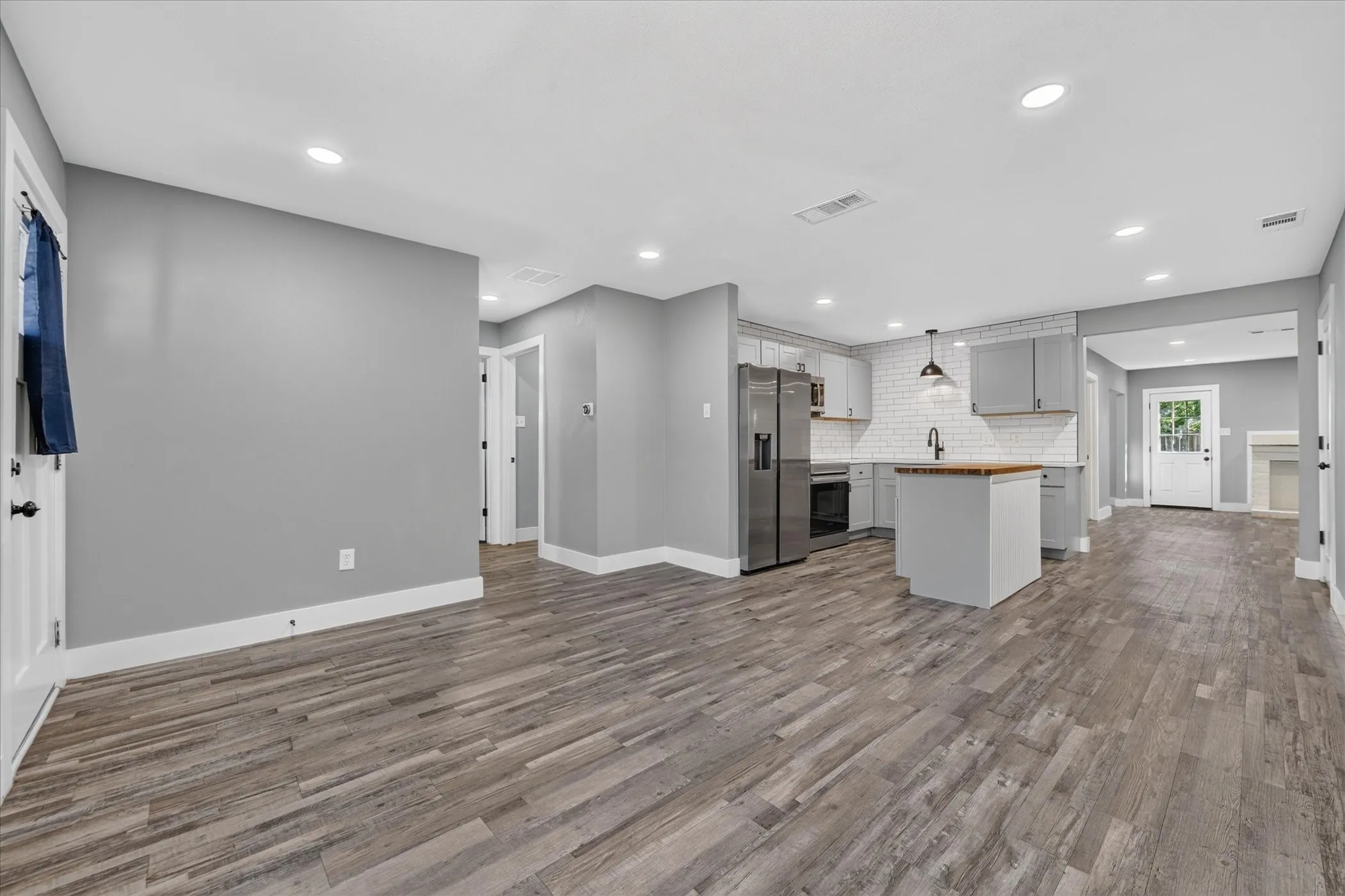 Single Family Residence For Sale in Dallas County , 2802 El Capitan Drive, Dallas, Texas 75228, 3 Bedroom, 2 Bathroom, 1 Garage spaces, 1,434 Sqft, built in 1957, mls#21370728, Real Estate Agent in Dallas, Homes For Sale in Dallas county, Homes For Sale in Dallas, Realtor in Dallas Texas, Real Estate Brokerage Independent Realty Texas, Luminita Cordes Realtor