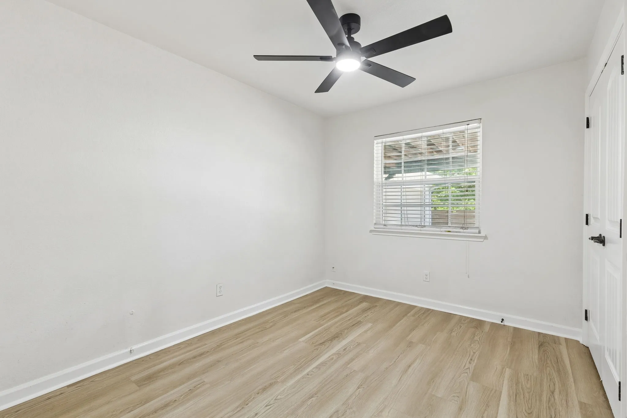 Single Family Residence For Sale in Dallas County , 8148 Clear Springs Road, Dallas, Texas 75240, 3 Bedroom, 2 Bathroom, 2 Garage spaces, 1,652 Sqft, built in 1966, mls#21371126, Real Estate Agent in Dallas, Homes For Sale in Dallas county, Homes For Sale in Dallas, Realtor in Dallas Texas, Real Estate Brokerage Independent Realty Texas, Luminita Cordes Realtor