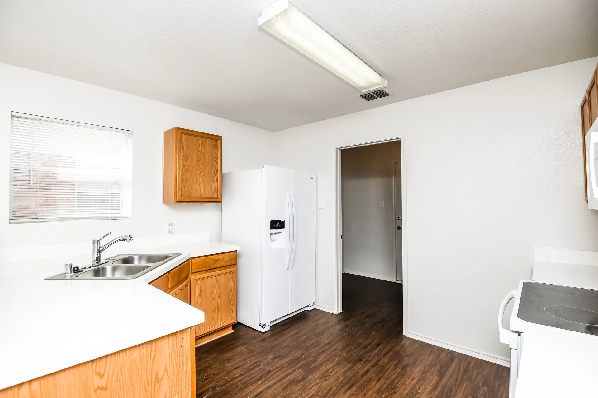 Single Family Residence For Rent in Tarrant County , 6624 Meadow Way Lane, Fort Worth, Texas 76179, 4 Bedroom, 3 Bathroom, 2 Garage spaces, 1,956 Sqft, built in 2005, mls#21372445, Real Estate Agent in Fort Worth, Homes For Rent in Tarrant county, Homes For Rent in Fort Worth, Realtor in Fort Worth Texas, Real Estate Brokerage Independent Realty Texas, Luminita Cordes Realtor