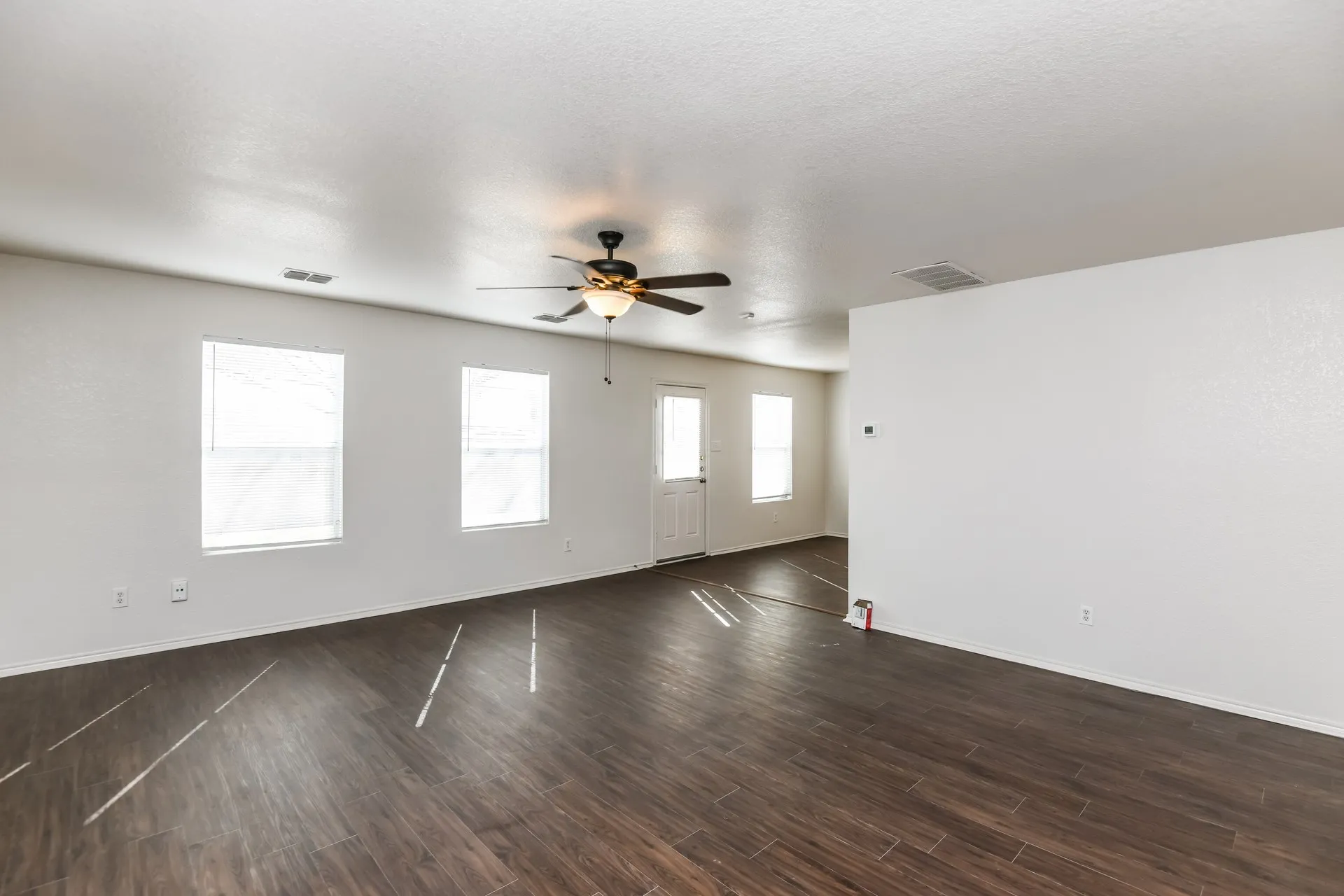 Single Family Residence For Rent in Tarrant County , 6624 Meadow Way Lane, Fort Worth, Texas 76179, 4 Bedroom, 3 Bathroom, 2 Garage spaces, 1,956 Sqft, built in 2005, mls#21372445, Real Estate Agent in Fort Worth, Homes For Rent in Tarrant county, Homes For Rent in Fort Worth, Realtor in Fort Worth Texas, Real Estate Brokerage Independent Realty Texas, Luminita Cordes Realtor