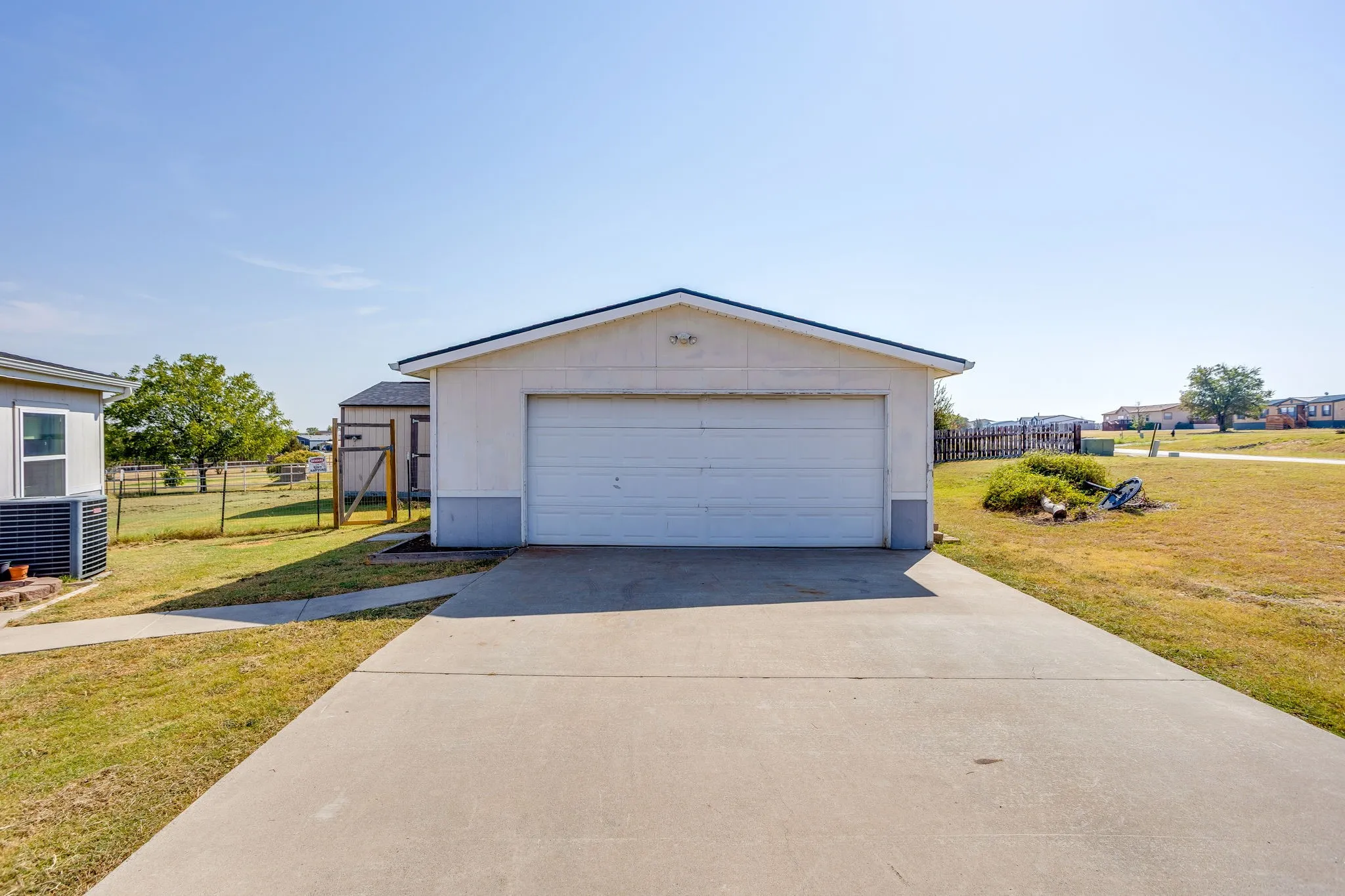 Manufactured Home For Sale in Wise County , 1212 Alliance Boulevard, Rhome, Texas 76078, 3 Bedroom, 2 Bathroom, 2 Garage spaces, 2,128 Sqft, built in 1998, mls#21372417, Real Estate Agent in Rhome, Homes For Sale in Wise county, Homes For Sale in Rhome, Realtor in Rhome Texas, Real Estate Brokerage Independent Realty Texas, Luminita Cordes Realtor