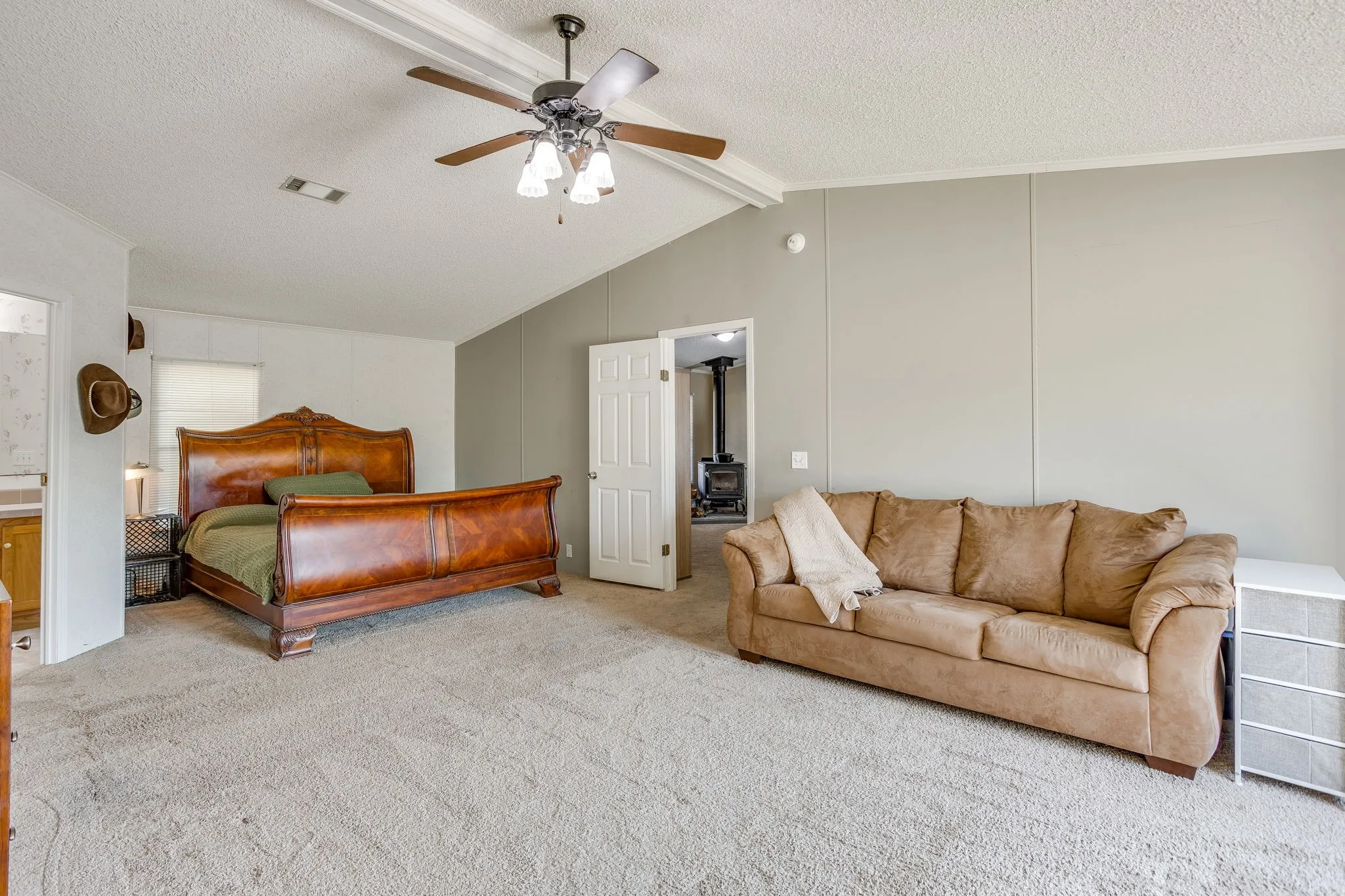 Manufactured Home For Sale in Wise County , 1212 Alliance Boulevard, Rhome, Texas 76078, 3 Bedroom, 2 Bathroom, 2 Garage spaces, 2,128 Sqft, built in 1998, mls#21372417, Real Estate Agent in Rhome, Homes For Sale in Wise county, Homes For Sale in Rhome, Realtor in Rhome Texas, Real Estate Brokerage Independent Realty Texas, Luminita Cordes Realtor