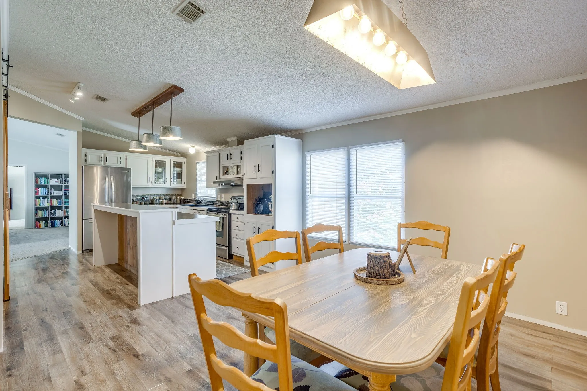 Manufactured Home For Sale in Wise County , 1212 Alliance Boulevard, Rhome, Texas 76078, 3 Bedroom, 2 Bathroom, 2 Garage spaces, 2,128 Sqft, built in 1998, mls#21372417, Real Estate Agent in Rhome, Homes For Sale in Wise county, Homes For Sale in Rhome, Realtor in Rhome Texas, Real Estate Brokerage Independent Realty Texas, Luminita Cordes Realtor