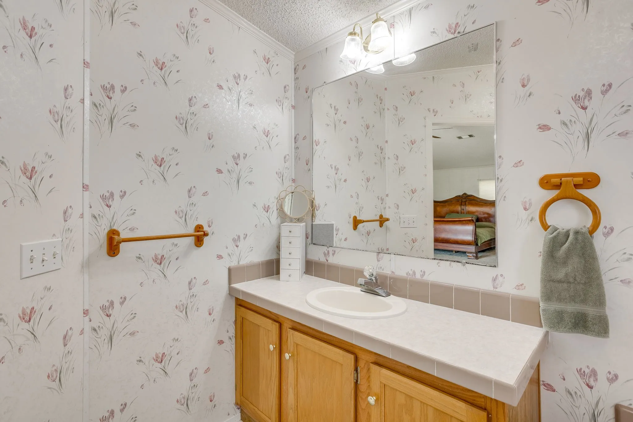 Manufactured Home For Sale in Wise County , 1212 Alliance Boulevard, Rhome, Texas 76078, 3 Bedroom, 2 Bathroom, 2 Garage spaces, 2,128 Sqft, built in 1998, mls#21372417, Real Estate Agent in Rhome, Homes For Sale in Wise county, Homes For Sale in Rhome, Realtor in Rhome Texas, Real Estate Brokerage Independent Realty Texas, Luminita Cordes Realtor