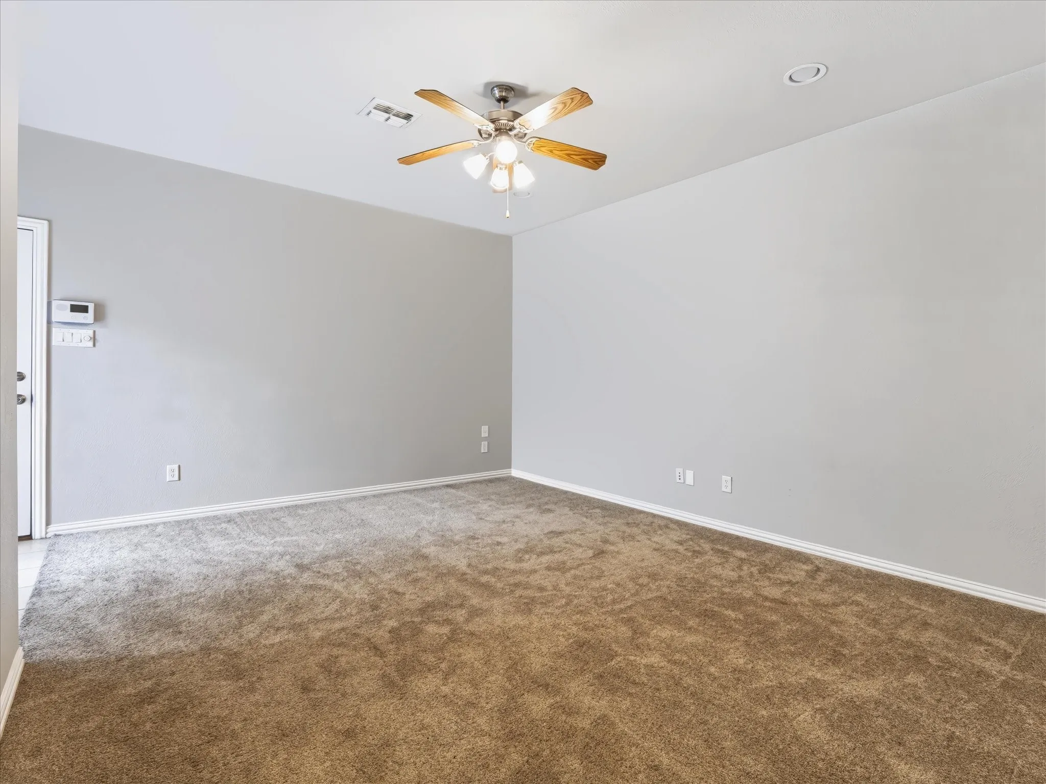 Single Family Residence For Sale in Collin County , 1707 Estacado Drive, Allen, Texas 75013, 3 Bedroom, 3 Bathroom, 2 Garage spaces, 2,353 Sqft, built in 2009, mls#21368611, Real Estate Agent in Allen, Homes For Sale in Collin county, Homes For Sale in Allen, Realtor in Allen Texas, Real Estate Brokerage Independent Realty Texas, Luminita Cordes Realtor