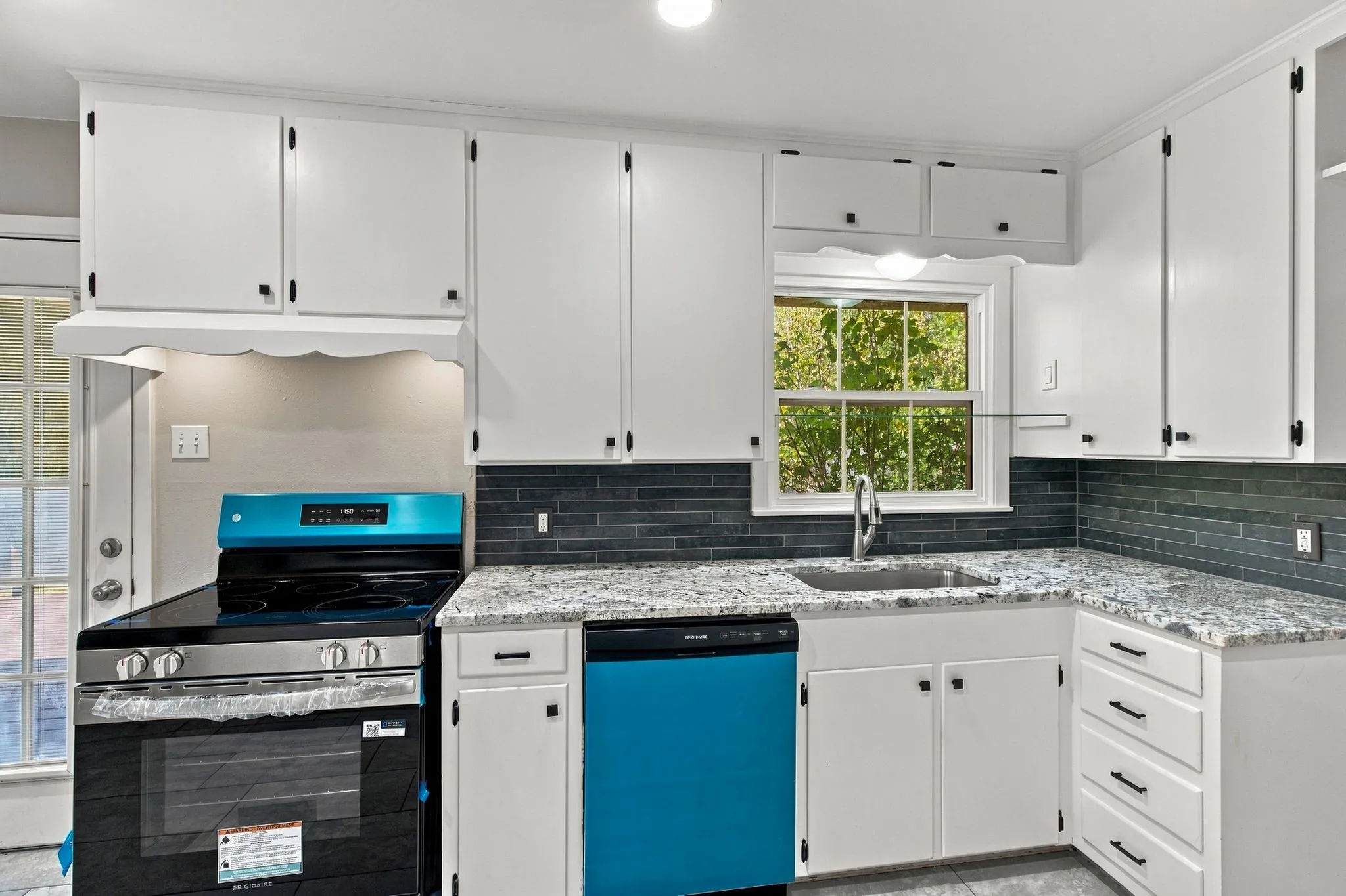Single Family Residence For Sale in Tarrant County , 3300 Leith Avenue, Fort Worth, Texas 76133, 3 Bedroom, 2 Bathroom, 2 Garage spaces, 1,375 Sqft, built in 1956, mls#21372124, Real Estate Agent in Fort Worth, Homes For Sale in Tarrant county, Homes For Sale in Fort Worth, Realtor in Fort Worth Texas, Real Estate Brokerage Independent Realty Texas, Luminita Cordes Realtor