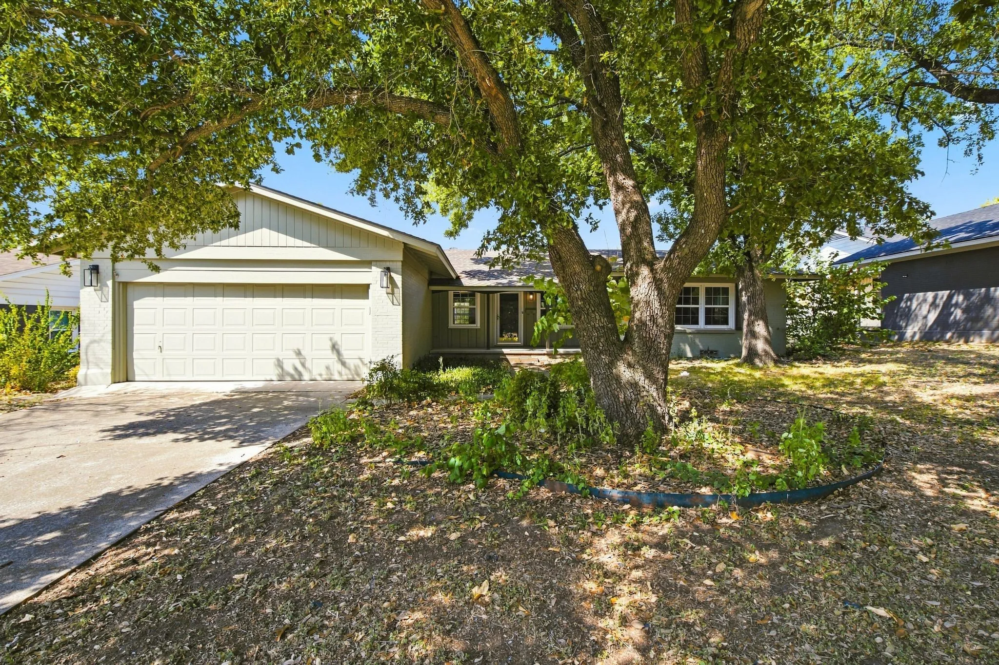 Single Family Residence For Sale in Tarrant County , 3300 Leith Avenue, Fort Worth, Texas 76133, 3 Bedroom, 2 Bathroom, 2 Garage spaces, 1,375 Sqft, built in 1956, mls#21372124, Real Estate Agent in Fort Worth, Homes For Sale in Tarrant county, Homes For Sale in Fort Worth, Realtor in Fort Worth Texas, Real Estate Brokerage Independent Realty Texas, Luminita Cordes Realtor