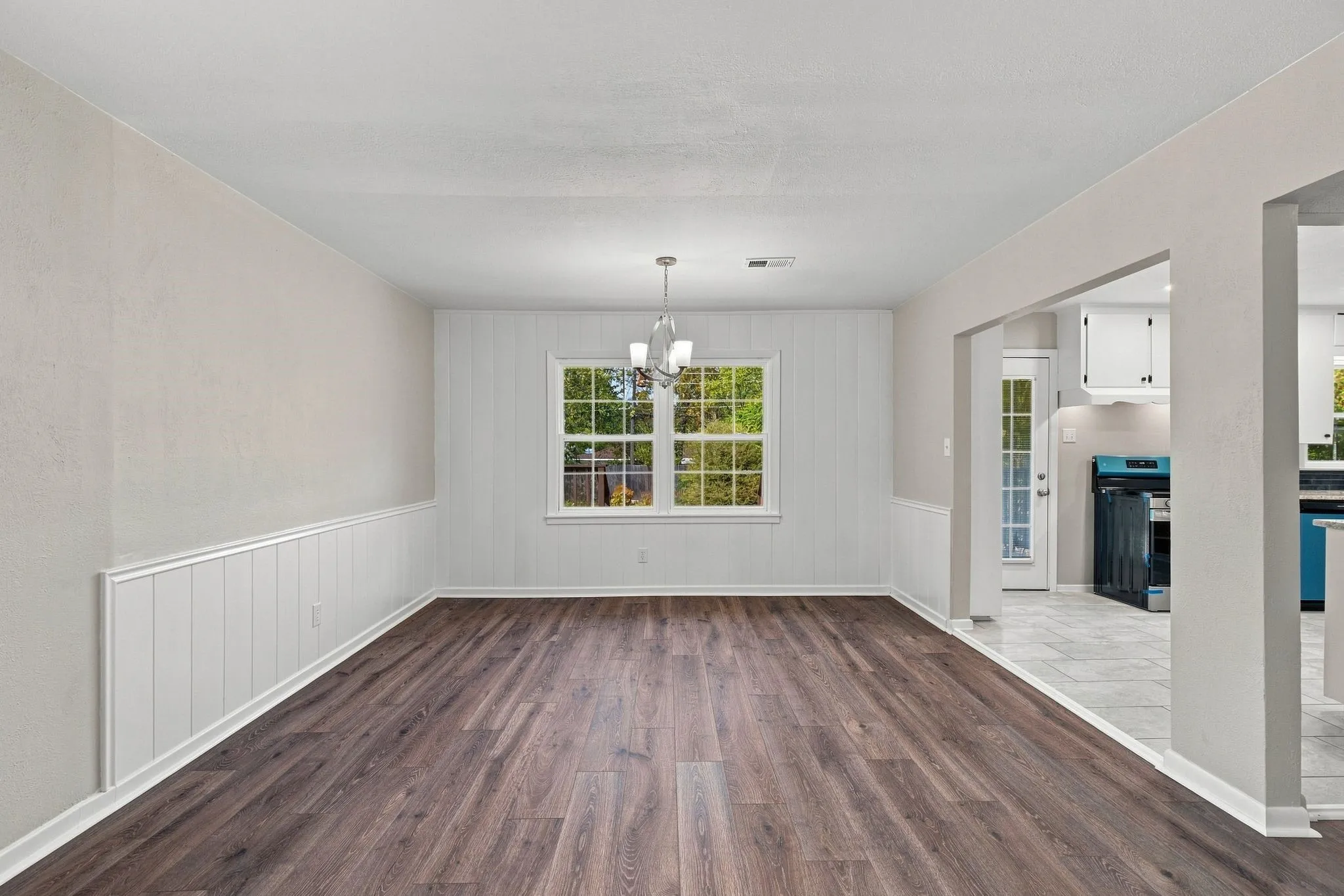 Single Family Residence For Sale in Tarrant County , 3300 Leith Avenue, Fort Worth, Texas 76133, 3 Bedroom, 2 Bathroom, 2 Garage spaces, 1,375 Sqft, built in 1956, mls#21372124, Real Estate Agent in Fort Worth, Homes For Sale in Tarrant county, Homes For Sale in Fort Worth, Realtor in Fort Worth Texas, Real Estate Brokerage Independent Realty Texas, Luminita Cordes Realtor