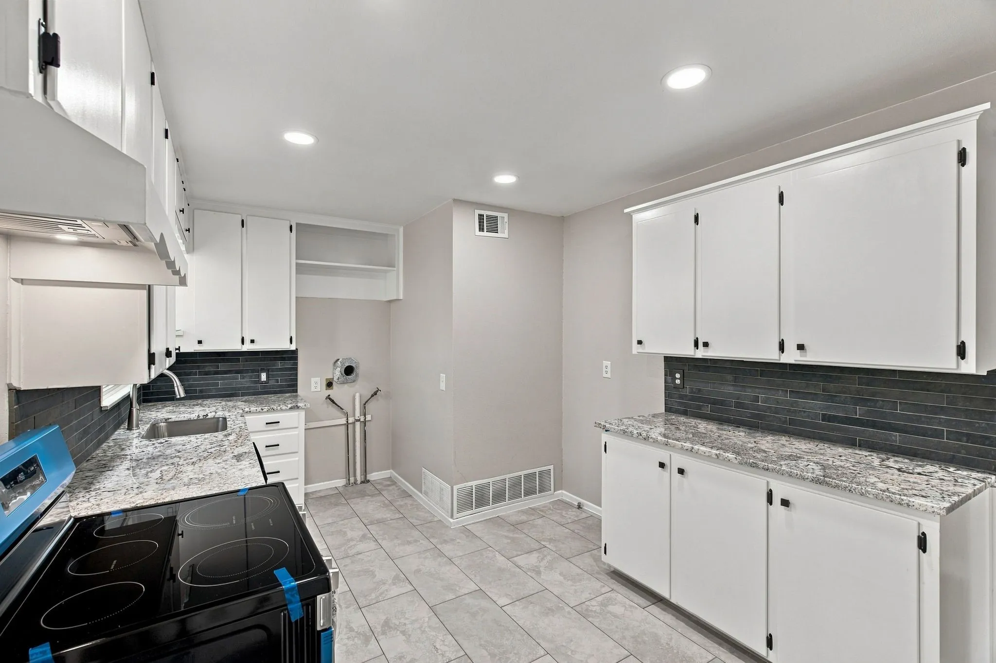 Single Family Residence For Sale in Tarrant County , 3300 Leith Avenue, Fort Worth, Texas 76133, 3 Bedroom, 2 Bathroom, 2 Garage spaces, 1,375 Sqft, built in 1956, mls#21372124, Real Estate Agent in Fort Worth, Homes For Sale in Tarrant county, Homes For Sale in Fort Worth, Realtor in Fort Worth Texas, Real Estate Brokerage Independent Realty Texas, Luminita Cordes Realtor