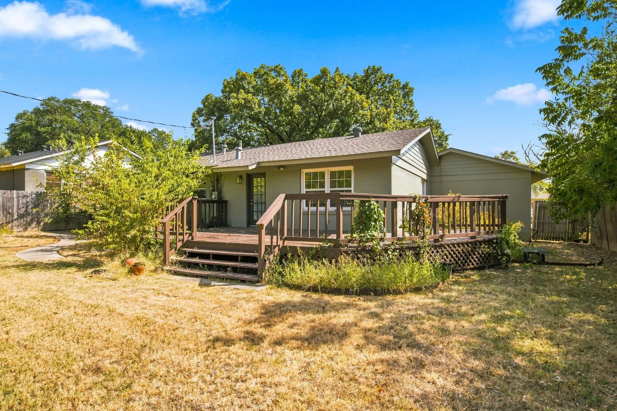 Single Family Residence For Sale in Tarrant County , 3300 Leith Avenue, Fort Worth, Texas 76133, 3 Bedroom, 2 Bathroom, 2 Garage spaces, 1,375 Sqft, built in 1956, mls#21372124, Real Estate Agent in Fort Worth, Homes For Sale in Tarrant county, Homes For Sale in Fort Worth, Realtor in Fort Worth Texas, Real Estate Brokerage Independent Realty Texas, Luminita Cordes Realtor