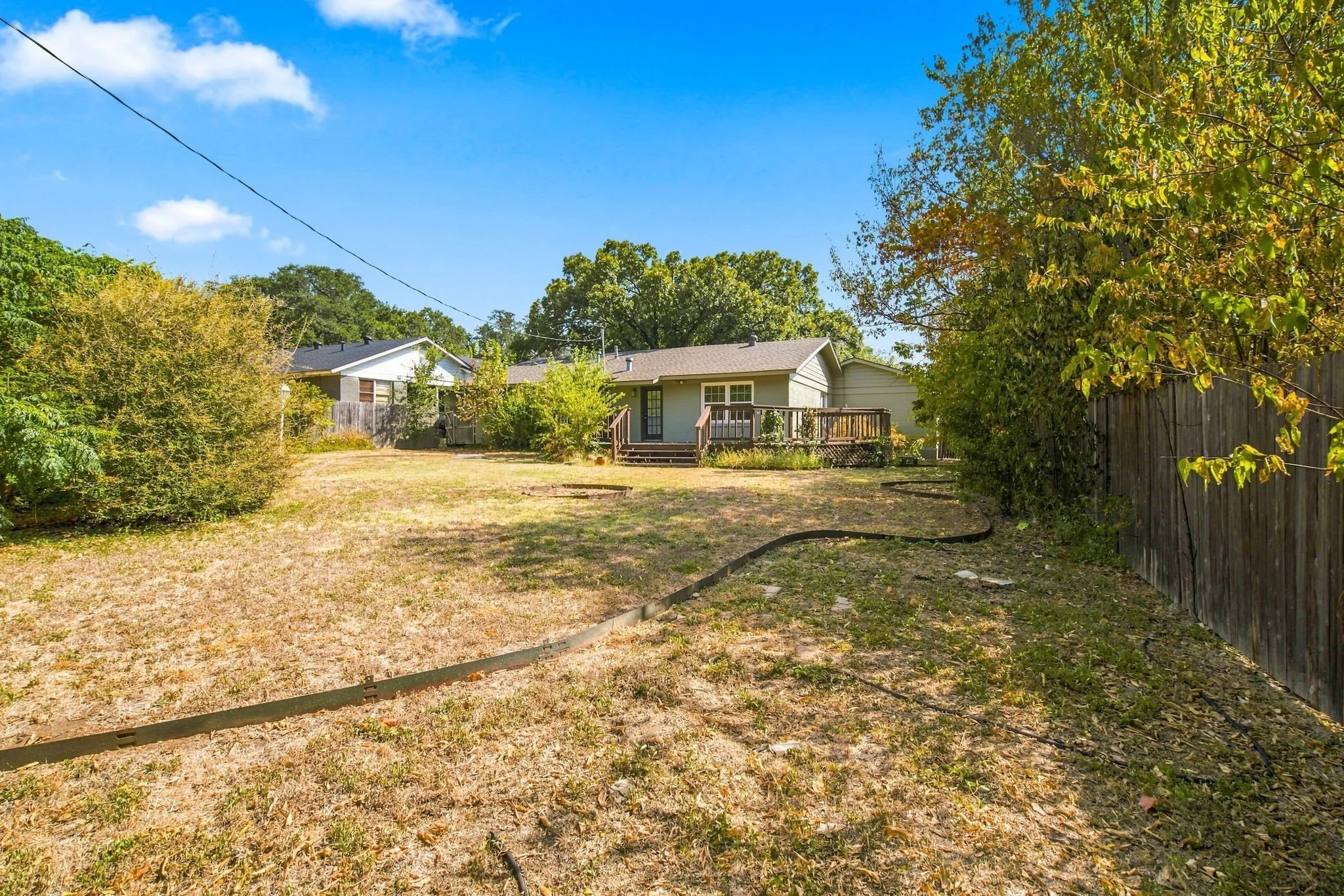 Single Family Residence For Sale in Tarrant County , 3300 Leith Avenue, Fort Worth, Texas 76133, 3 Bedroom, 2 Bathroom, 2 Garage spaces, 1,375 Sqft, built in 1956, mls#21372124, Real Estate Agent in Fort Worth, Homes For Sale in Tarrant county, Homes For Sale in Fort Worth, Realtor in Fort Worth Texas, Real Estate Brokerage Independent Realty Texas, Luminita Cordes Realtor