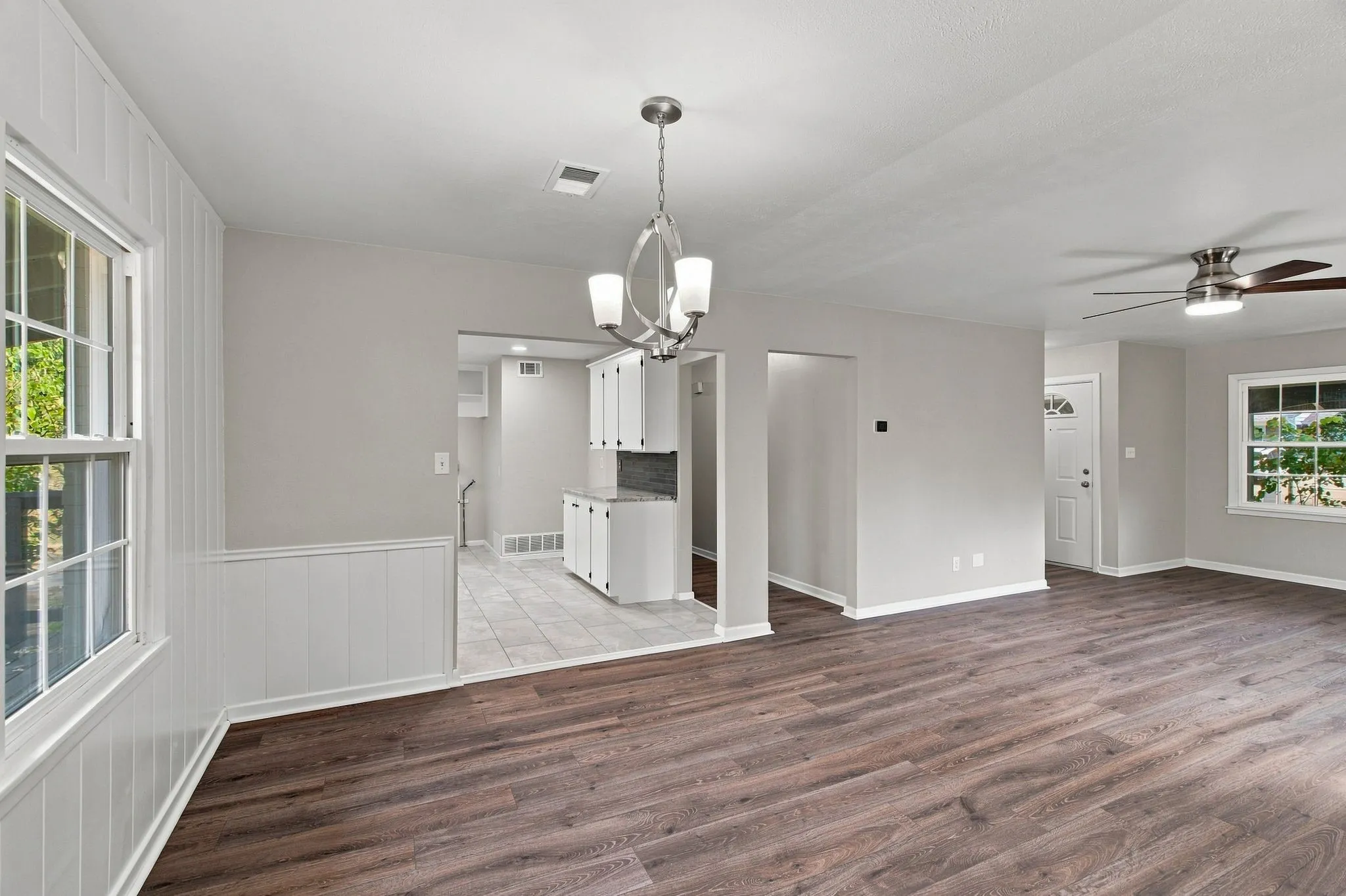 Single Family Residence For Sale in Tarrant County , 3300 Leith Avenue, Fort Worth, Texas 76133, 3 Bedroom, 2 Bathroom, 2 Garage spaces, 1,375 Sqft, built in 1956, mls#21372124, Real Estate Agent in Fort Worth, Homes For Sale in Tarrant county, Homes For Sale in Fort Worth, Realtor in Fort Worth Texas, Real Estate Brokerage Independent Realty Texas, Luminita Cordes Realtor