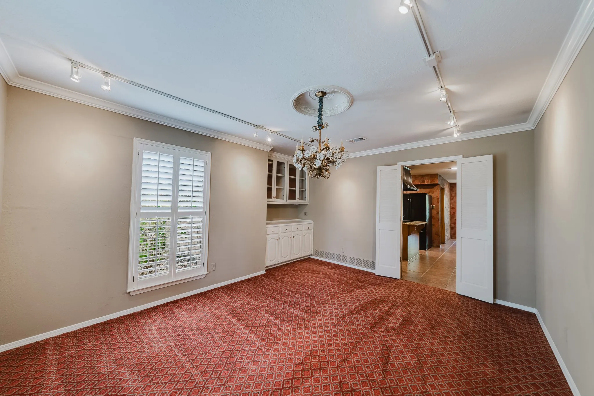 Single Family Residence For Sale in Tarrant County , 7500 Teakwood Court, Fort Worth, Texas 76112, 4 Bedroom, 4 Bathroom, 2 Garage spaces, 3,491 Sqft, built in 1980, mls#21366370, Real Estate Agent in Fort Worth, Homes For Sale in Tarrant county, Homes For Sale in Fort Worth, Realtor in Fort Worth Texas, Real Estate Brokerage Independent Realty Texas, Luminita Cordes Realtor
