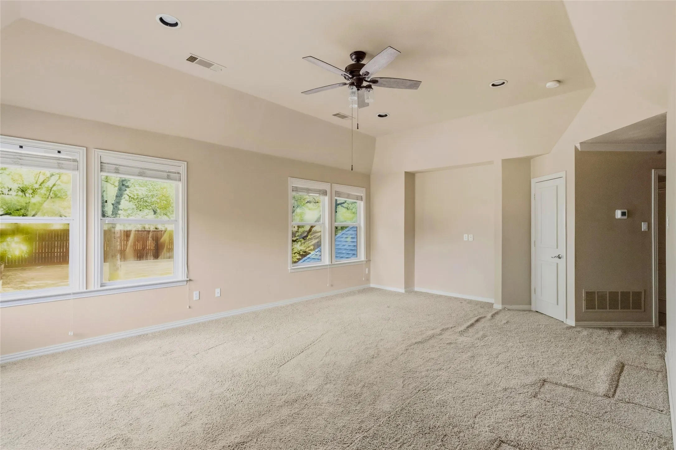 Single Family Residence For Sale in Tarrant County , 413 Marshall Road, Southlake, Texas 76092, 6 Bedroom, 5 Bathroom, 3 Garage spaces, 4,989 Sqft, built in 1998, mls#21351865, Real Estate Agent in Southlake, Homes For Sale in Tarrant county, Homes For Sale in Southlake, Realtor in Southlake Texas, Real Estate Brokerage Independent Realty Texas, Luminita Cordes Realtor