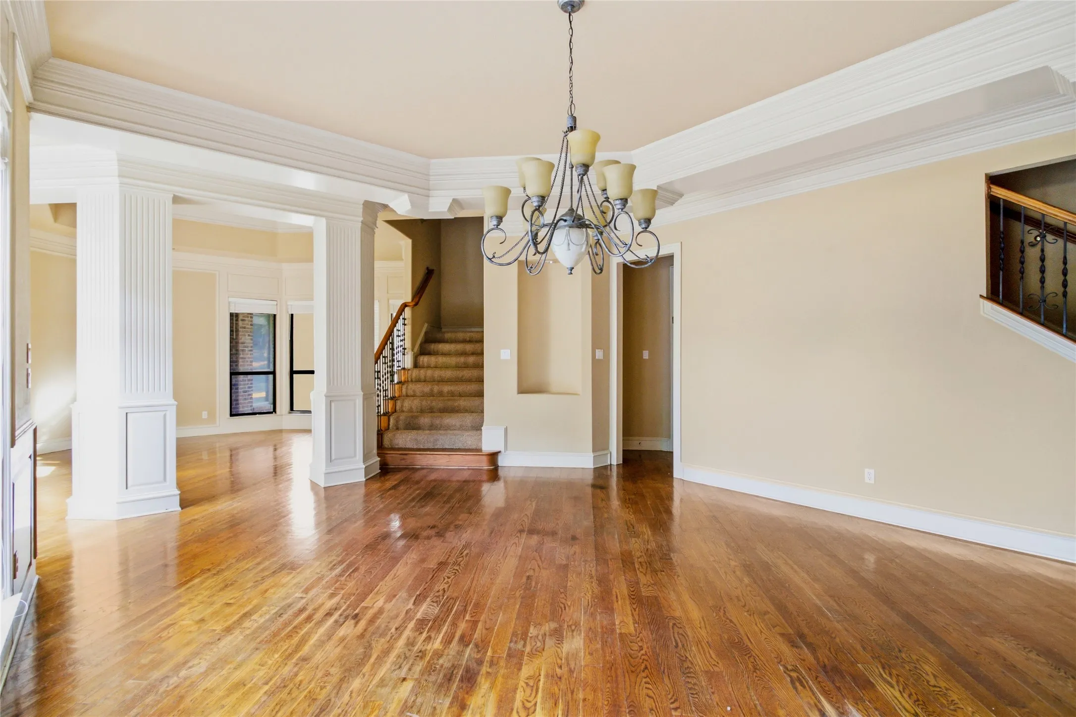 Single Family Residence For Sale in Tarrant County , 413 Marshall Road, Southlake, Texas 76092, 6 Bedroom, 5 Bathroom, 3 Garage spaces, 4,989 Sqft, built in 1998, mls#21351865, Real Estate Agent in Southlake, Homes For Sale in Tarrant county, Homes For Sale in Southlake, Realtor in Southlake Texas, Real Estate Brokerage Independent Realty Texas, Luminita Cordes Realtor