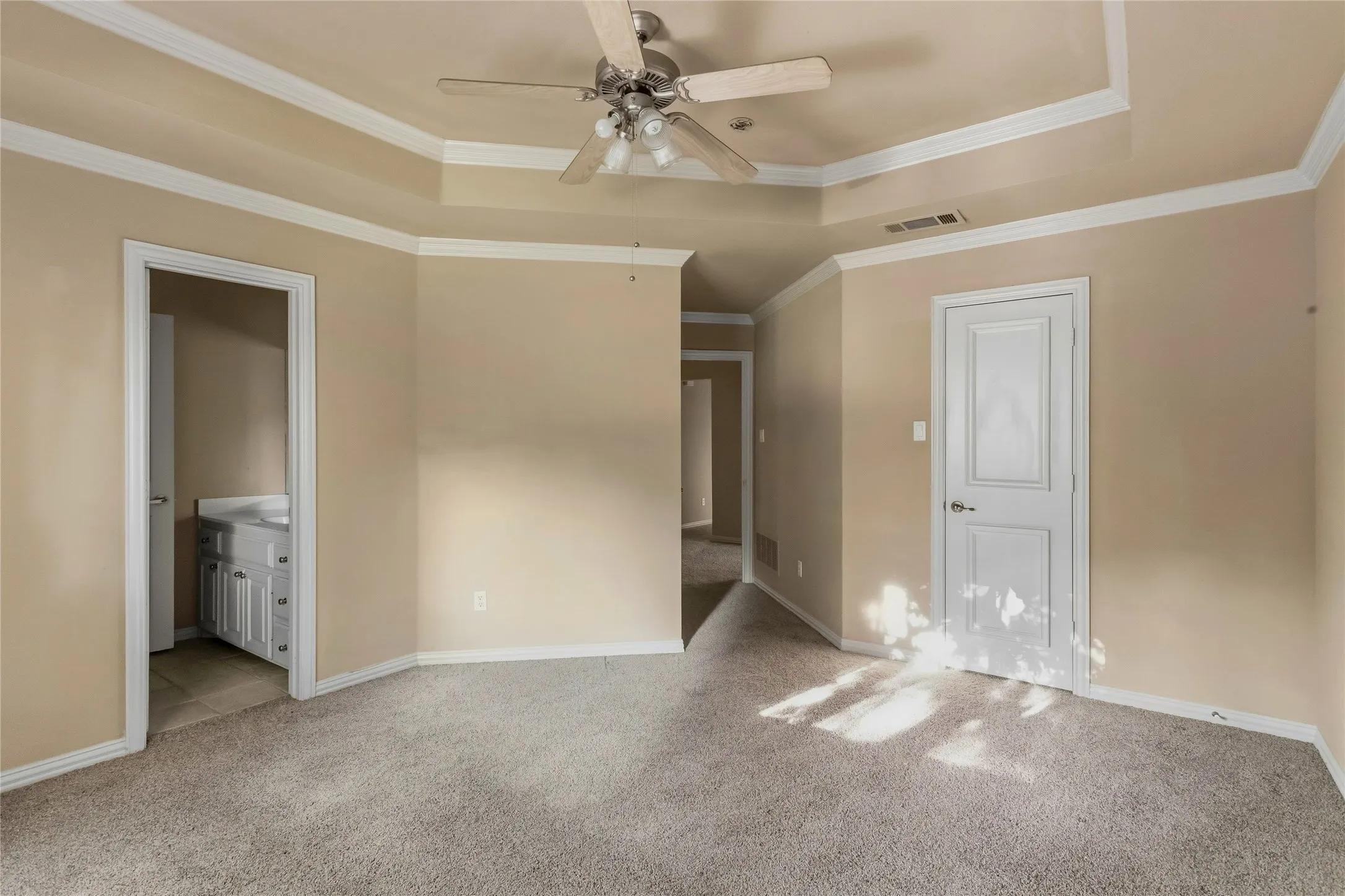 Single Family Residence For Sale in Tarrant County , 413 Marshall Road, Southlake, Texas 76092, 6 Bedroom, 5 Bathroom, 3 Garage spaces, 4,989 Sqft, built in 1998, mls#21351865, Real Estate Agent in Southlake, Homes For Sale in Tarrant county, Homes For Sale in Southlake, Realtor in Southlake Texas, Real Estate Brokerage Independent Realty Texas, Luminita Cordes Realtor